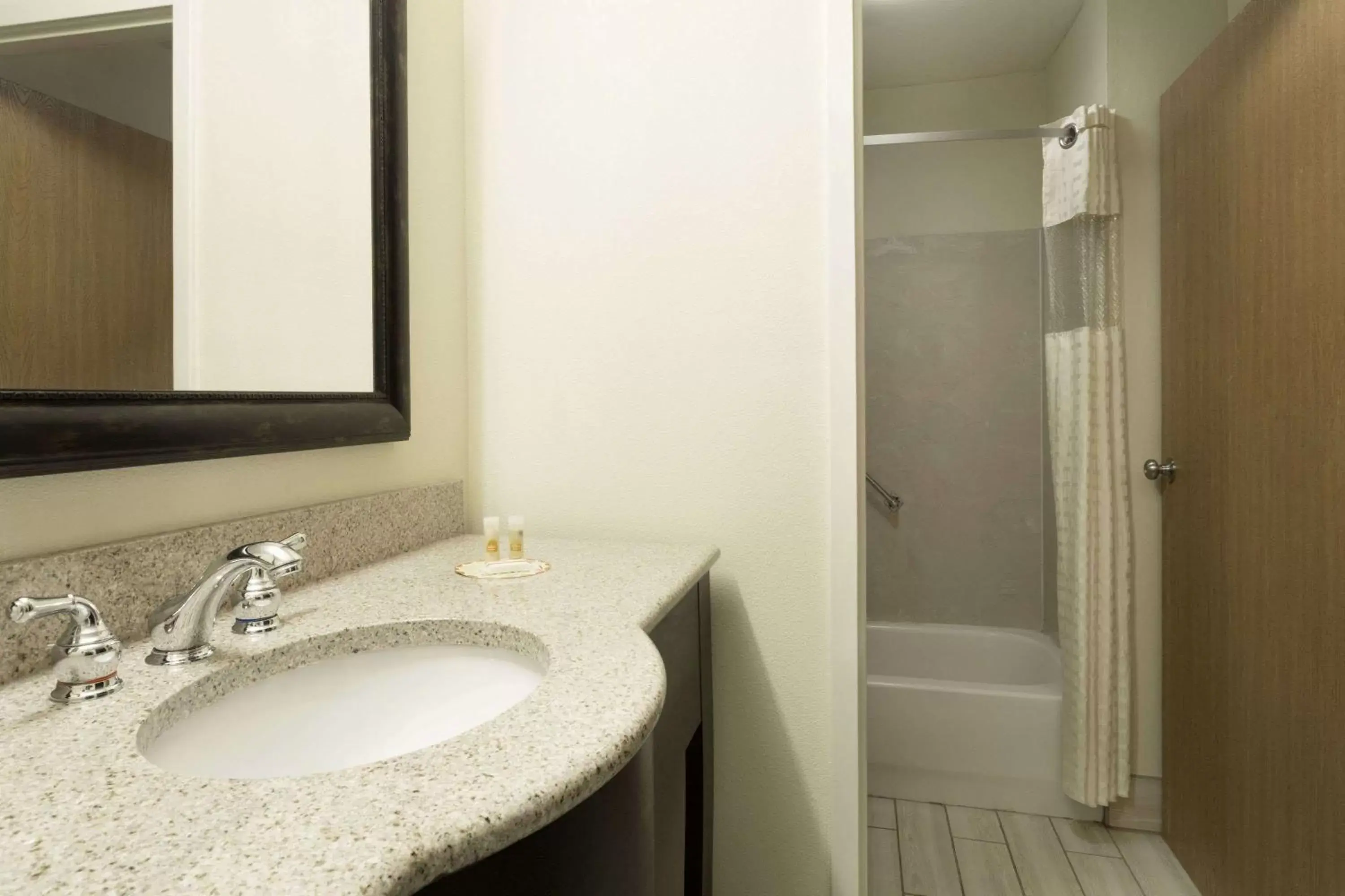 Photo of the whole room, Bathroom in Days Inn by Wyndham Hammond