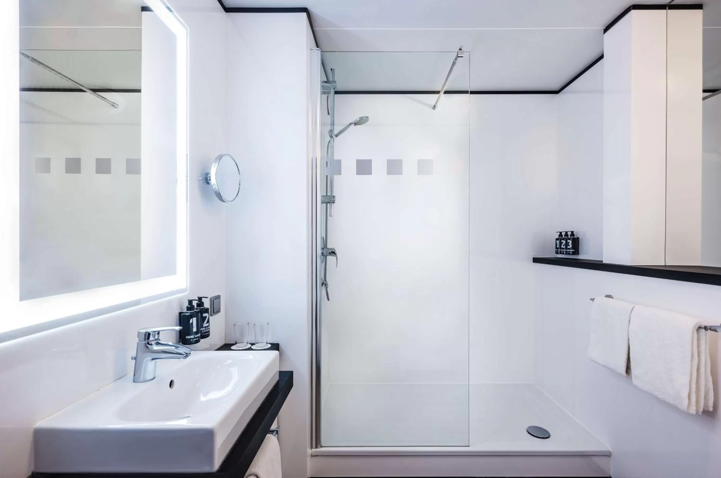Bathroom in Lindner Hotel Dusseldorf Airport, part of JdV by Hyatt