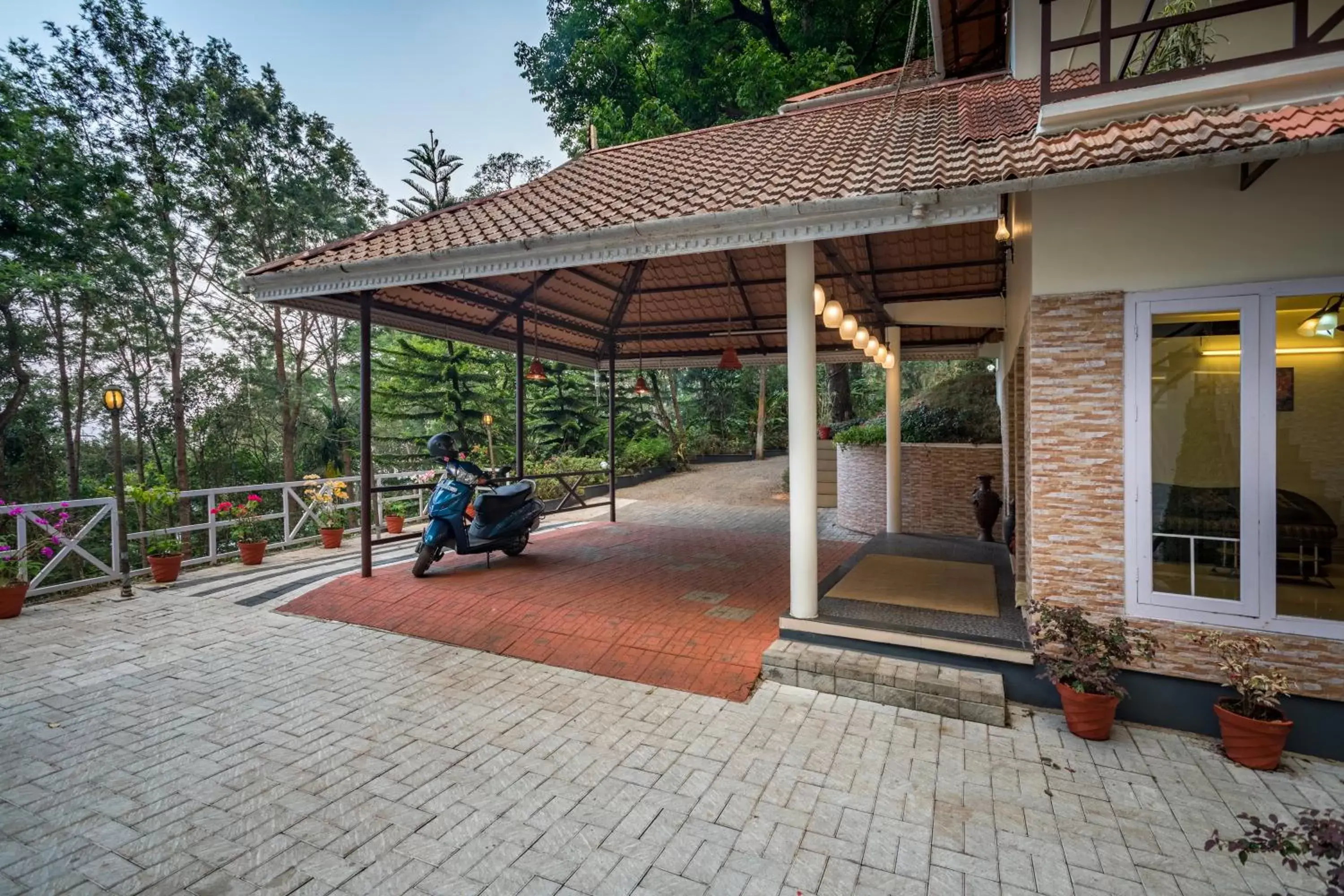 Facade/entrance in Violet Woods Facade/entrance in Violet Woods