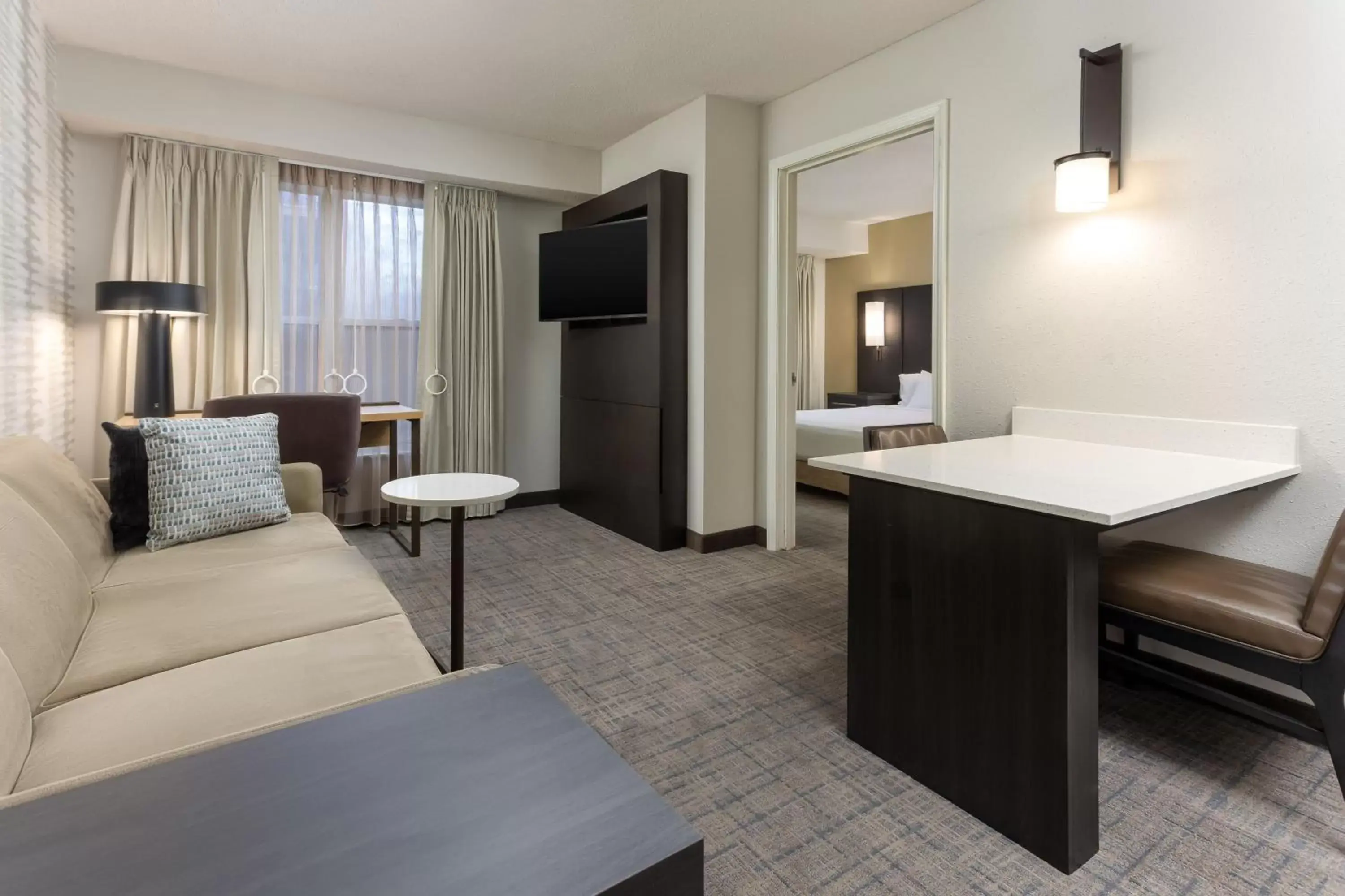 Living room, TV/Entertainment Center in Residence Inn by Marriott North Little Rock