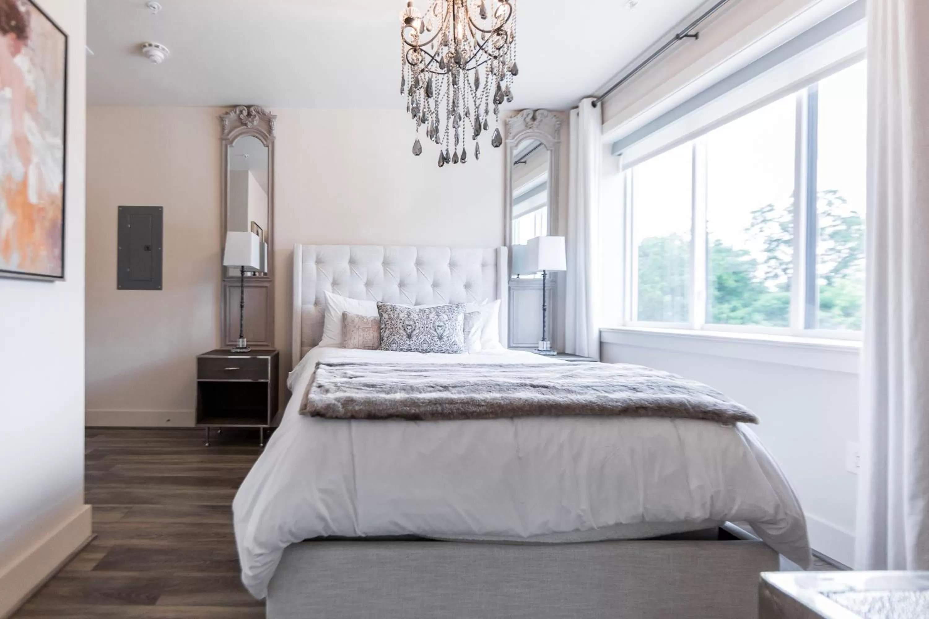 Bed in The Bishop Arts Hotel by Qresorts