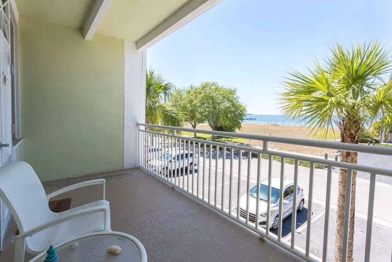 Balcony/Terrace in DOLPHINS, BEACH step away, WIFI, FREE PARKING,POOLS, JACUZZI