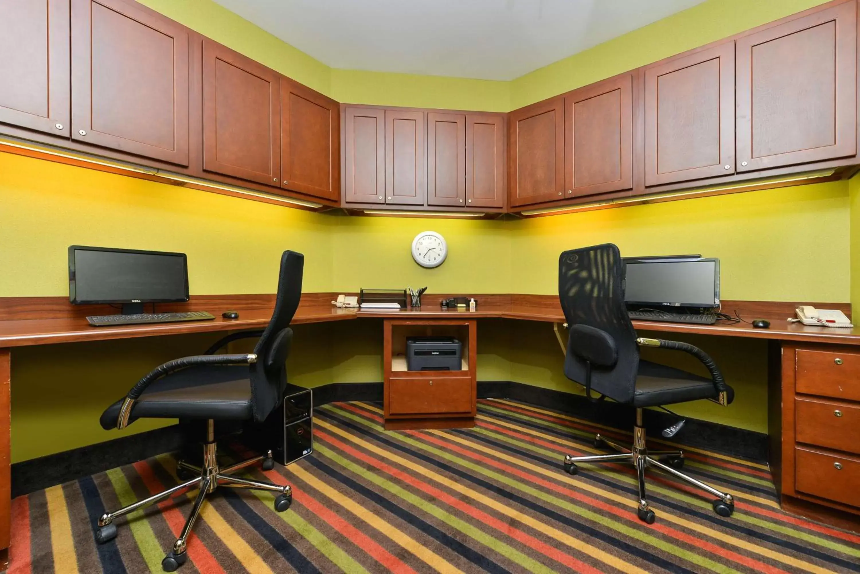 Business facilities, Business Area/Conference Room in Hampton Inn Yorkville