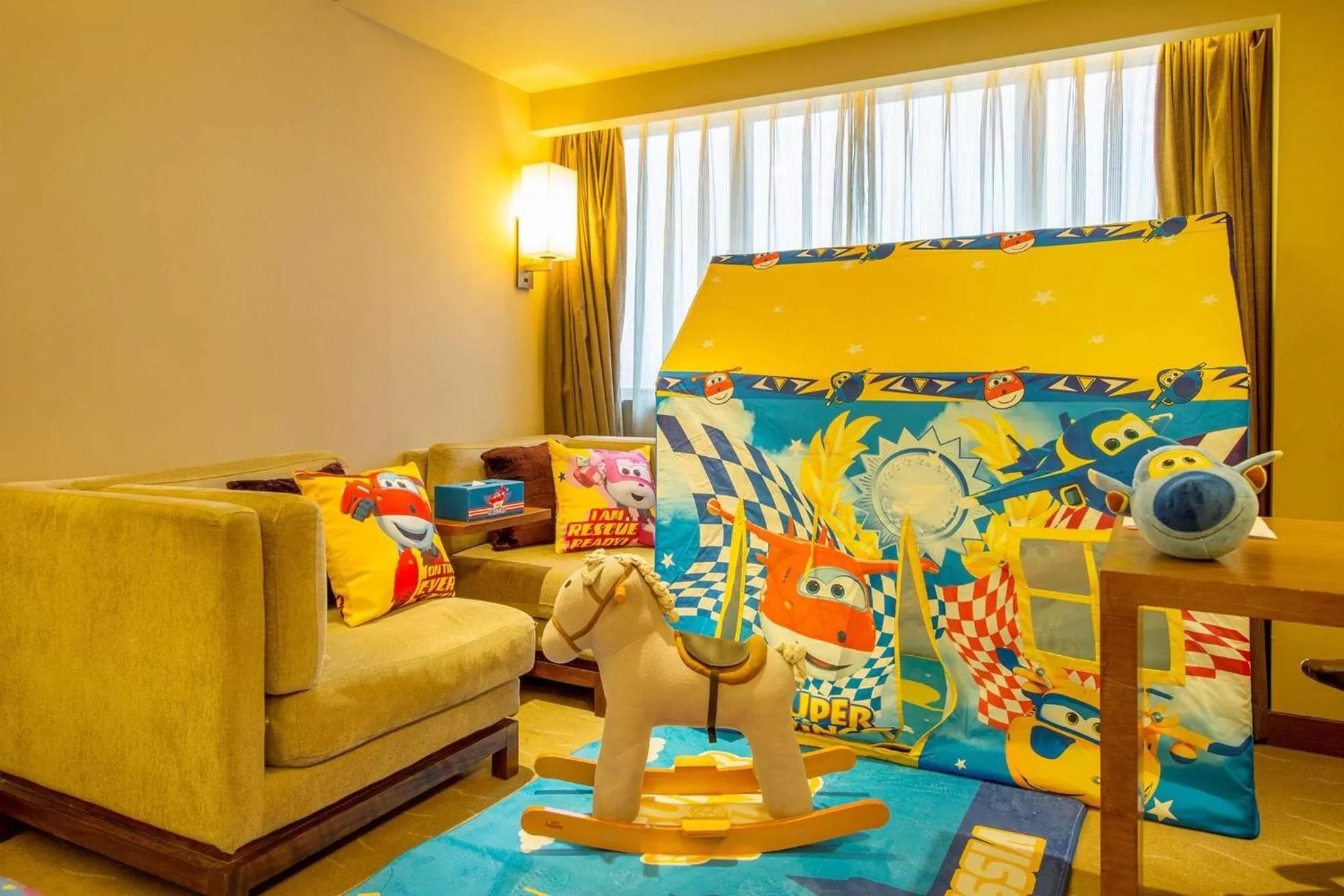 Photo of the whole room in Crowne Plaza Guangzhou City Centre by IHG