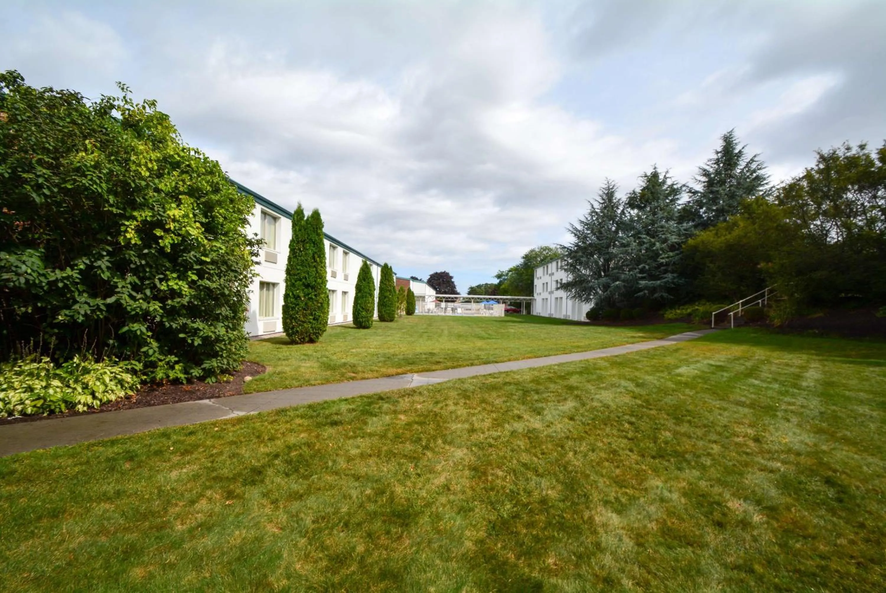 Property building in Motel 6-Warwick, RI - Providence Airport - I-95