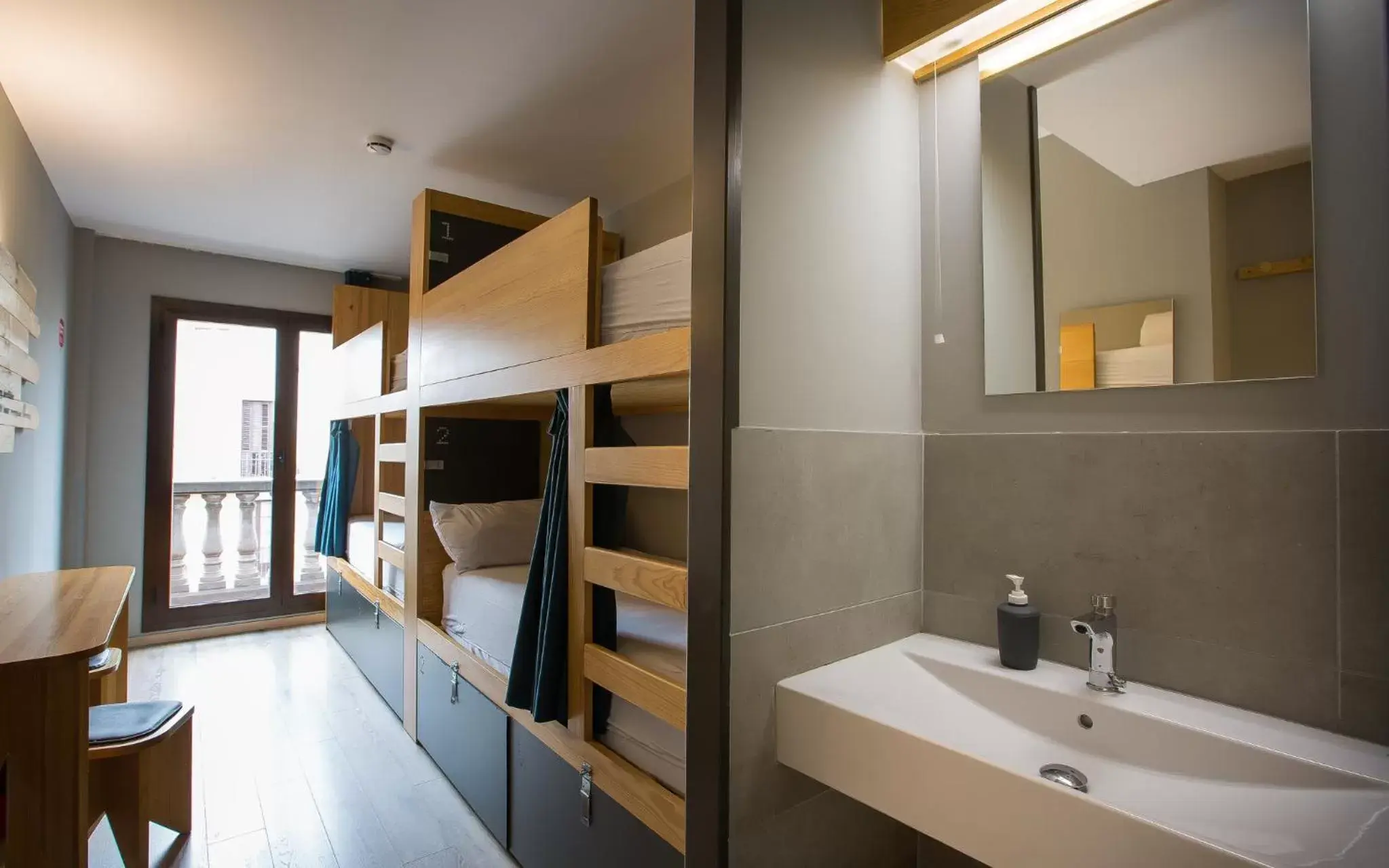 bunk bed, Bathroom in Yeah Barcelona Hostel