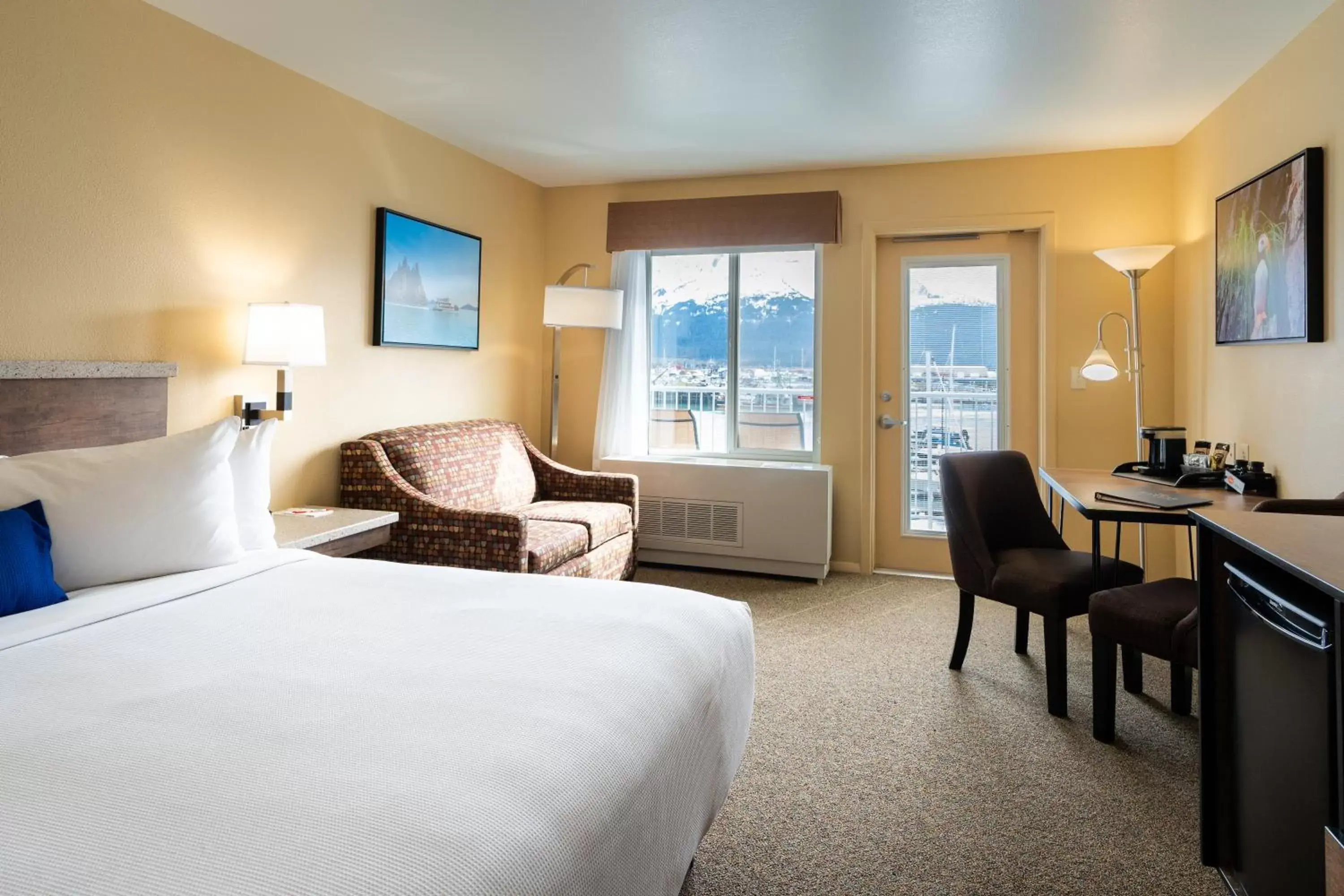 Photo of the whole room in Harbor 360 Hotel Seward