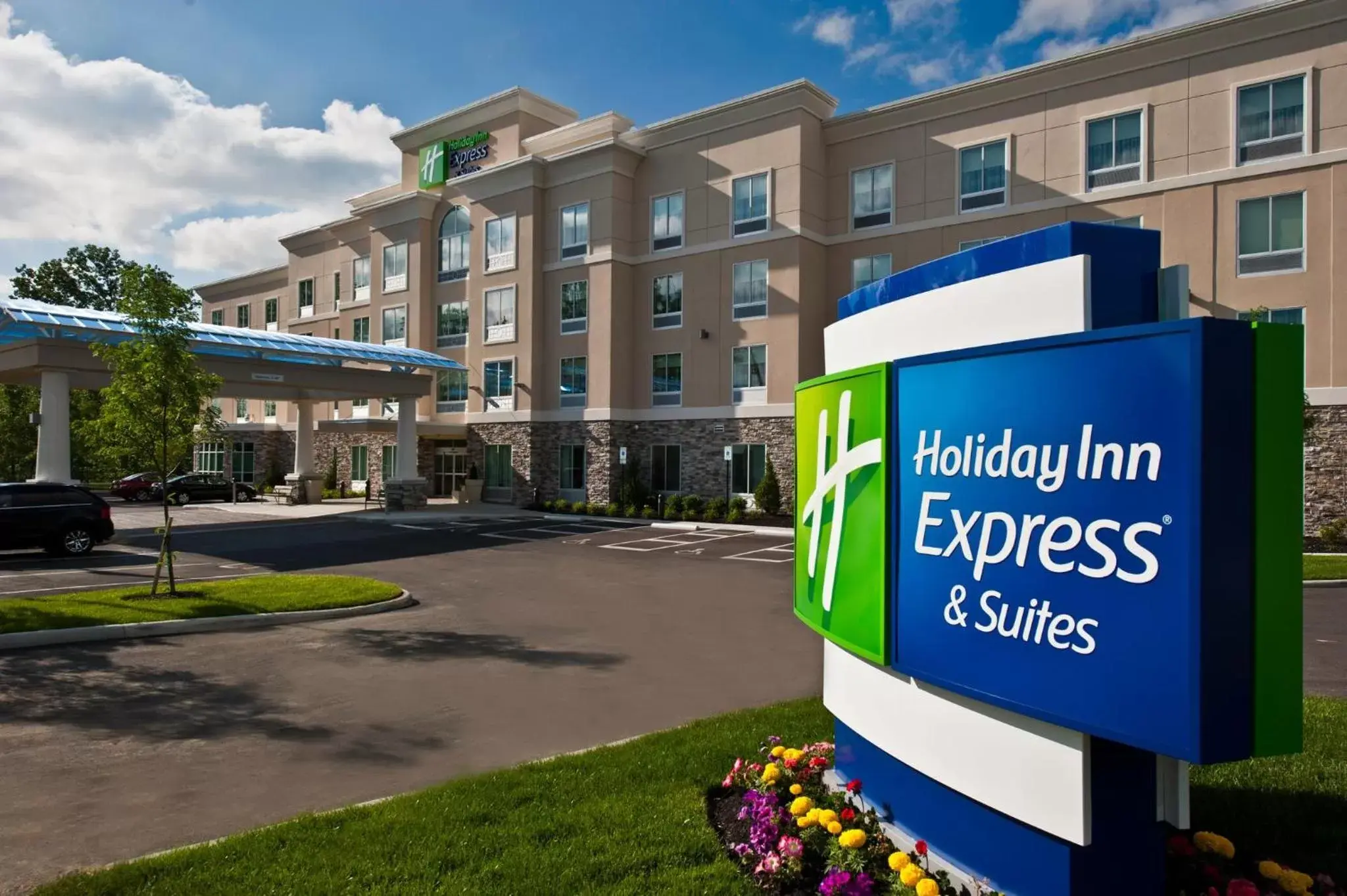 Property Building in Holiday Inn Express & Suites Columbus-Easton Area