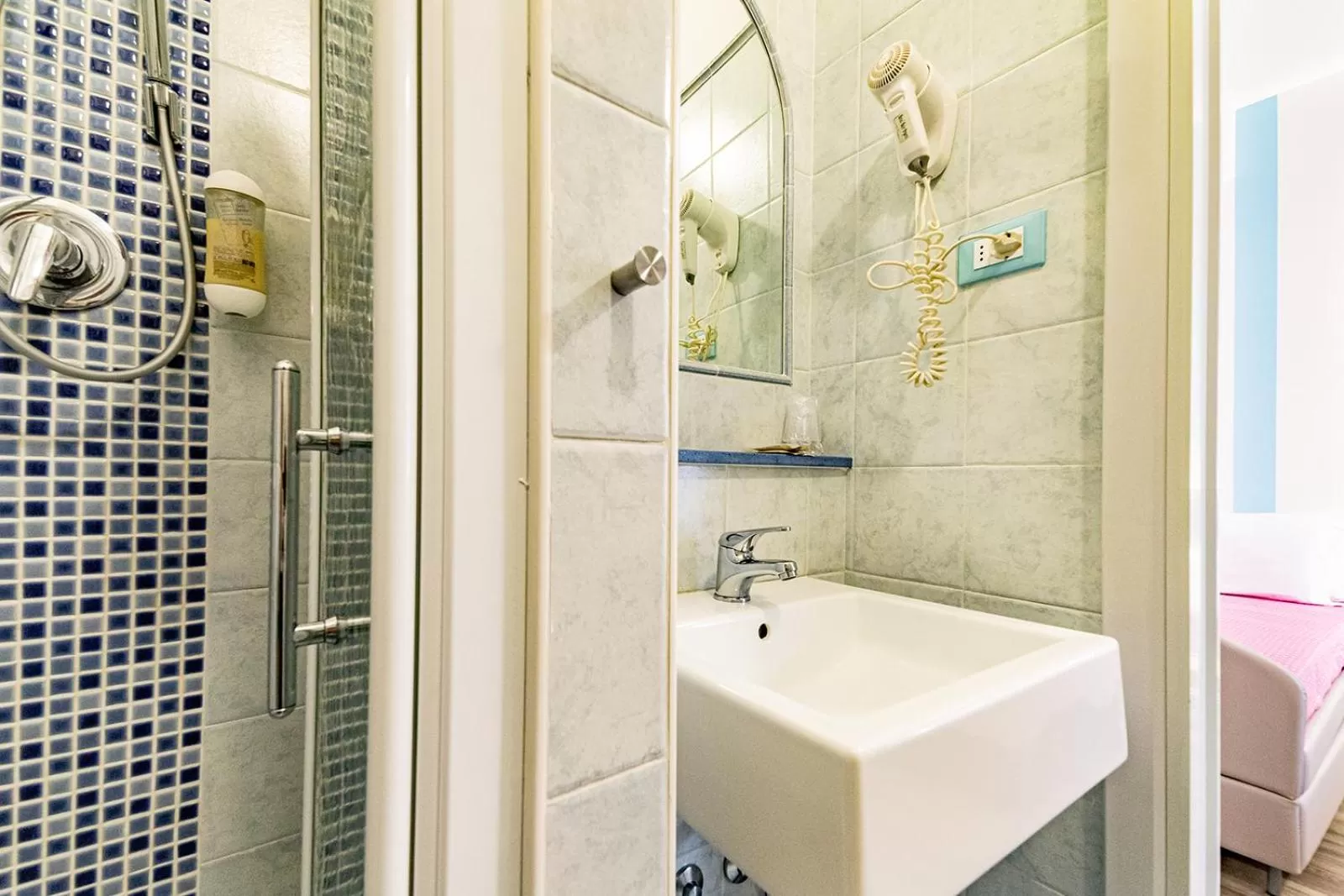 Bathroom in Hotel Majorca