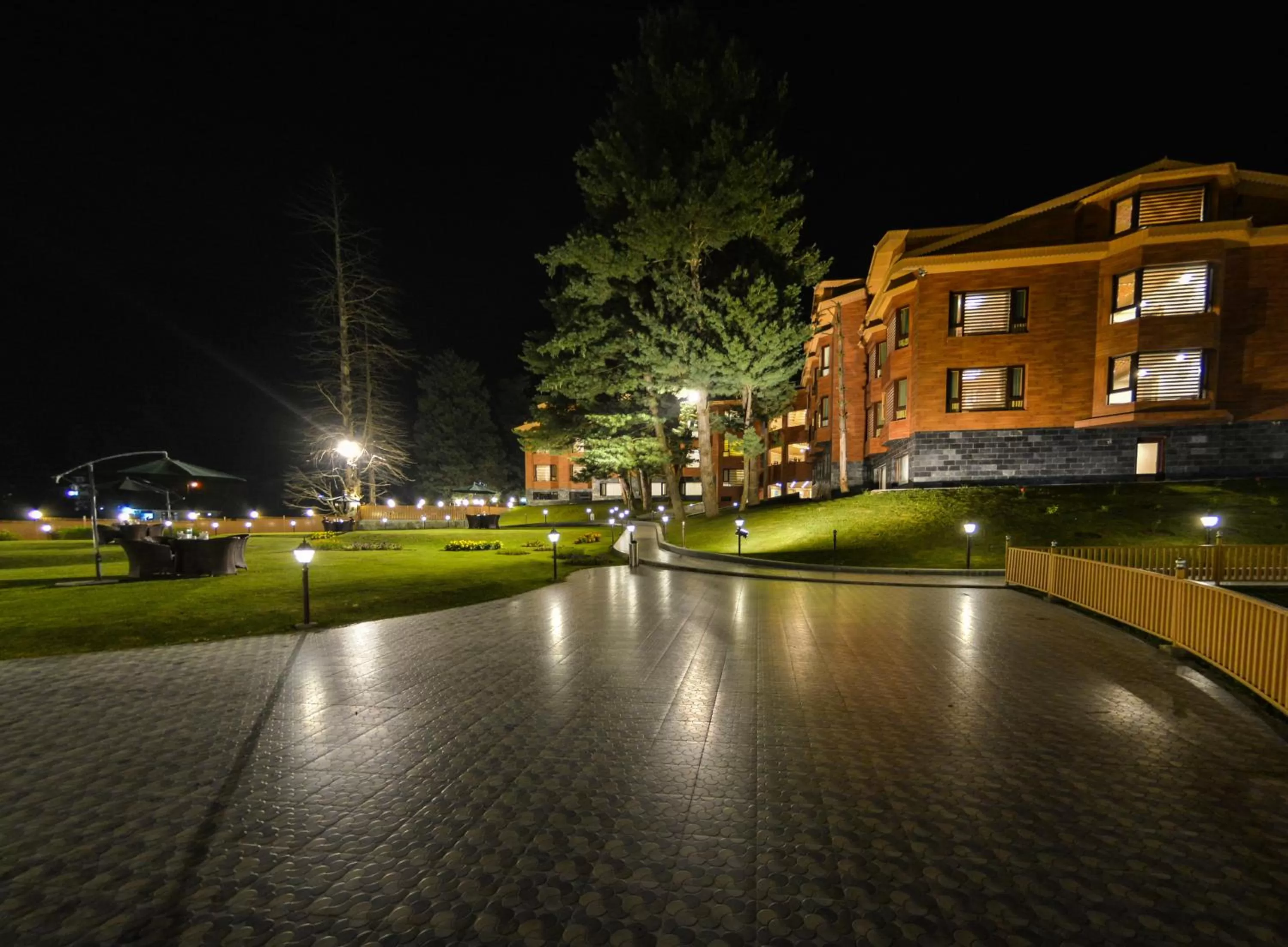 Area and facilities, Property Building in Royal Hillton Pahalgam