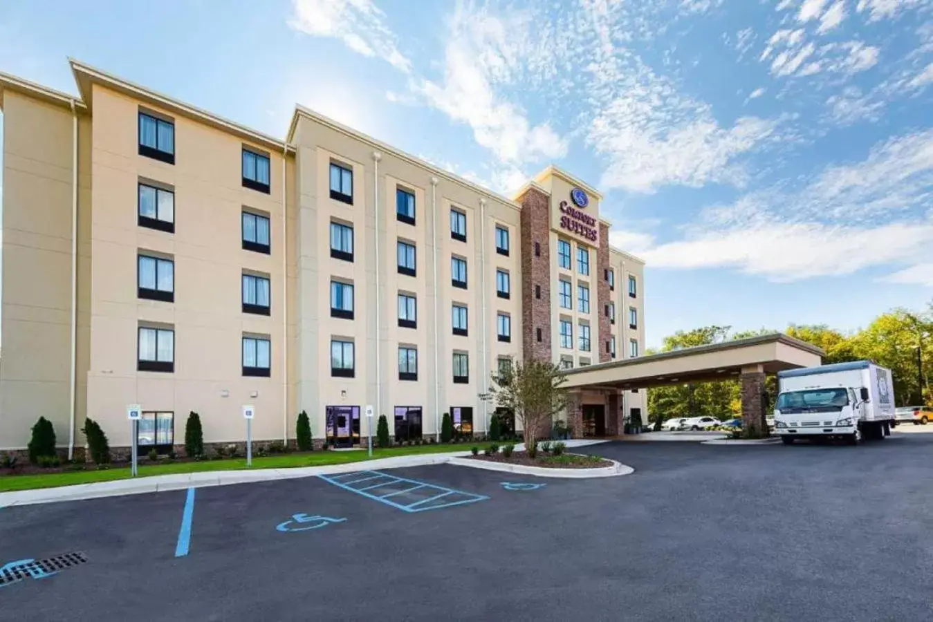 Property building in Comfort Suites Piedmont - Greenville South Property building in Comfort Suites Piedmont - Greenville South