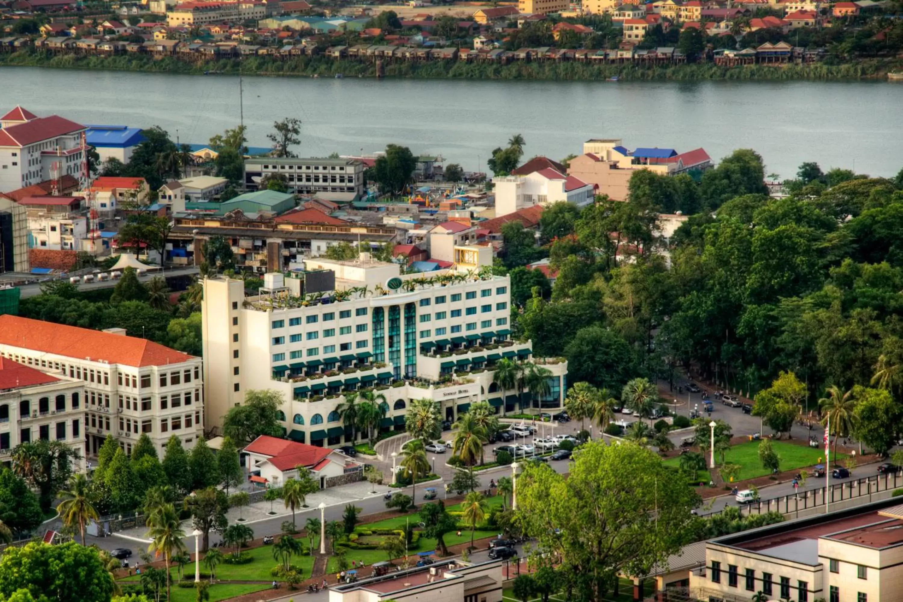 Facade/entrance, Bird's-eye View in Sunway Hotel Phnom Penh