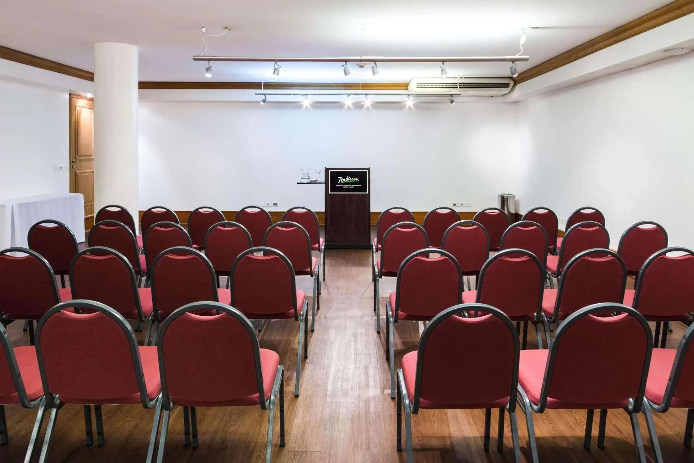 Meeting/conference room in Radisson Colonia Del Sacramento Hotel