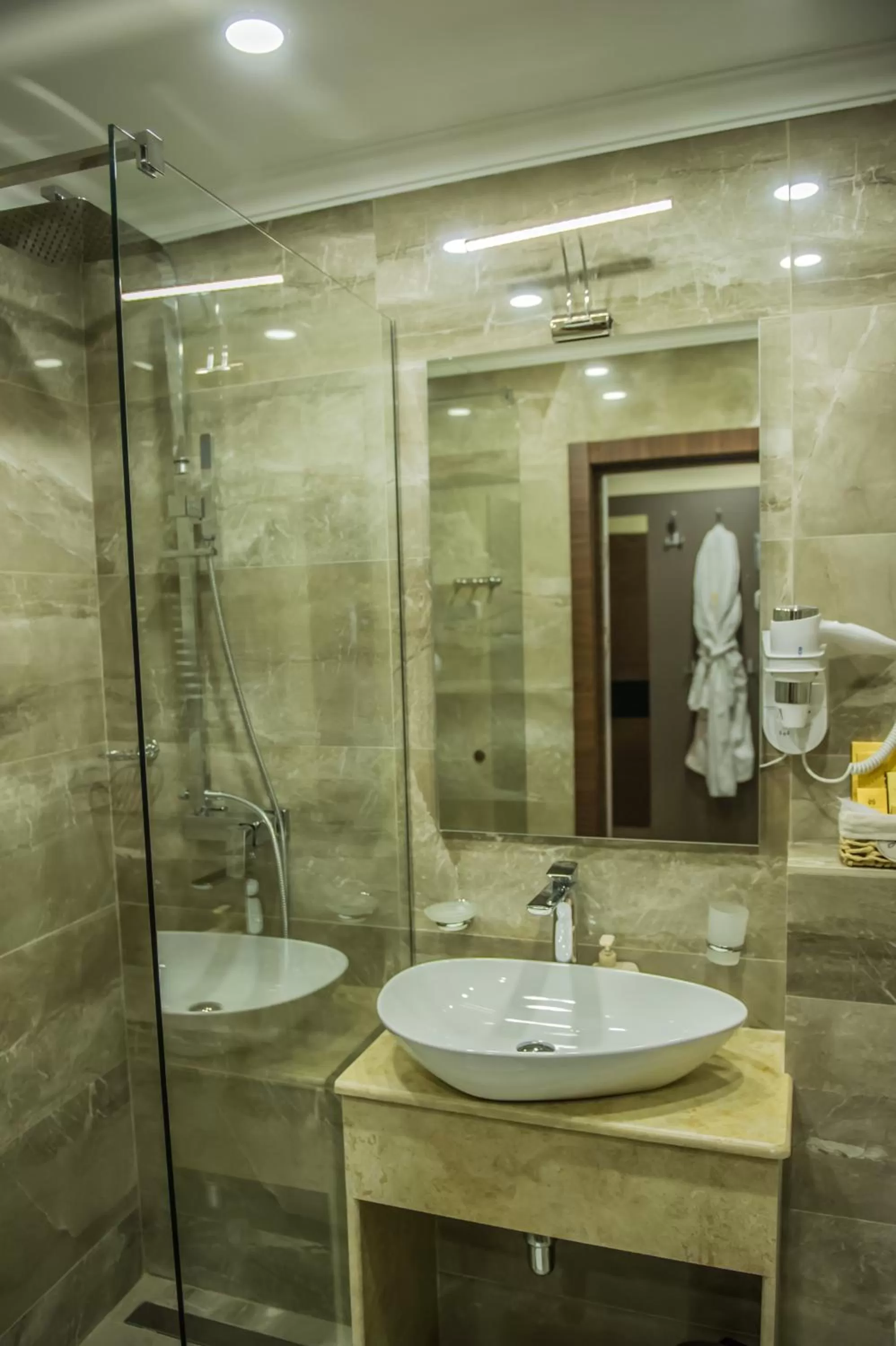 Bathroom in Bernardazzi Grand Hotel