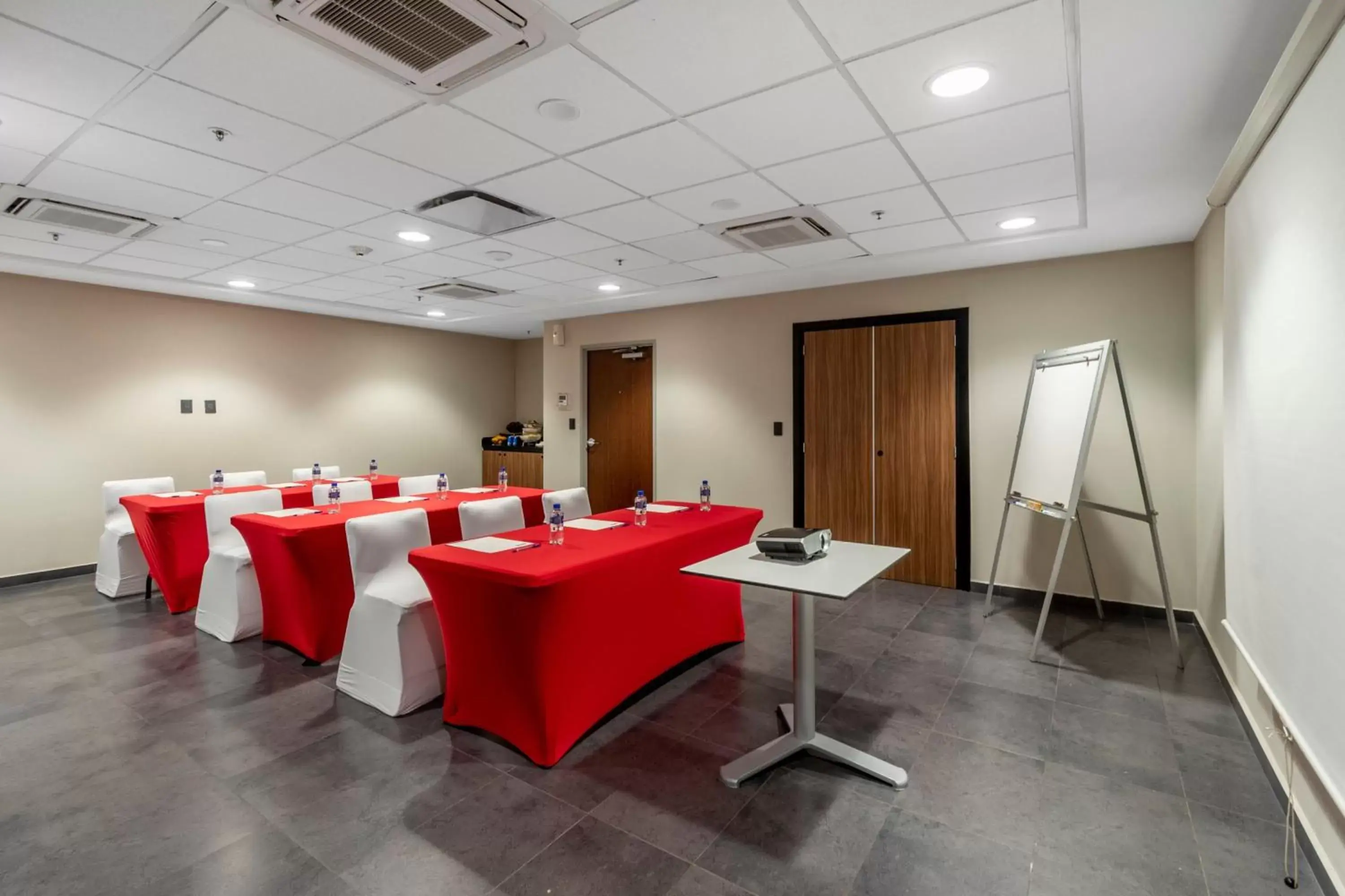 Meeting/conference room in City Express by Marriott Tuxpan