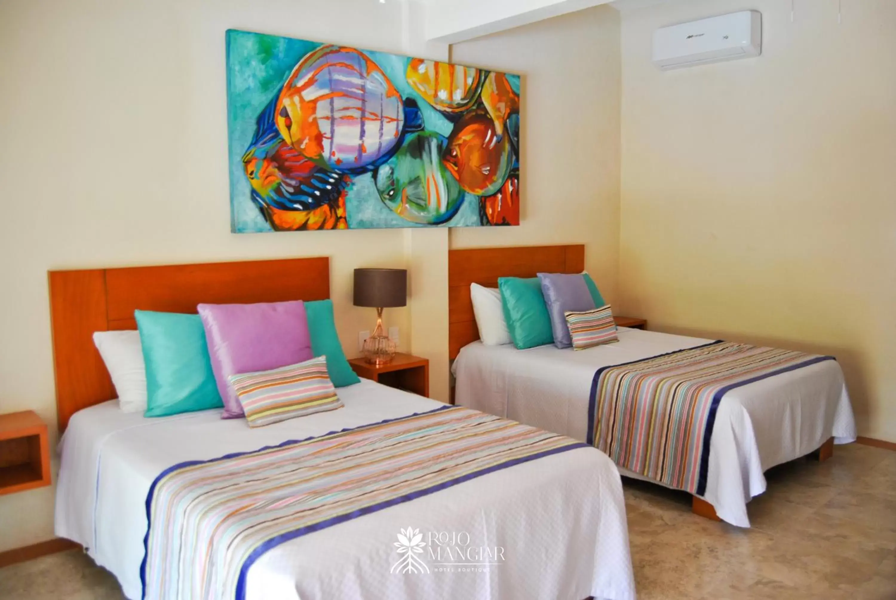 Photo of the whole room, Bed in Rojo Manglar Acapulco