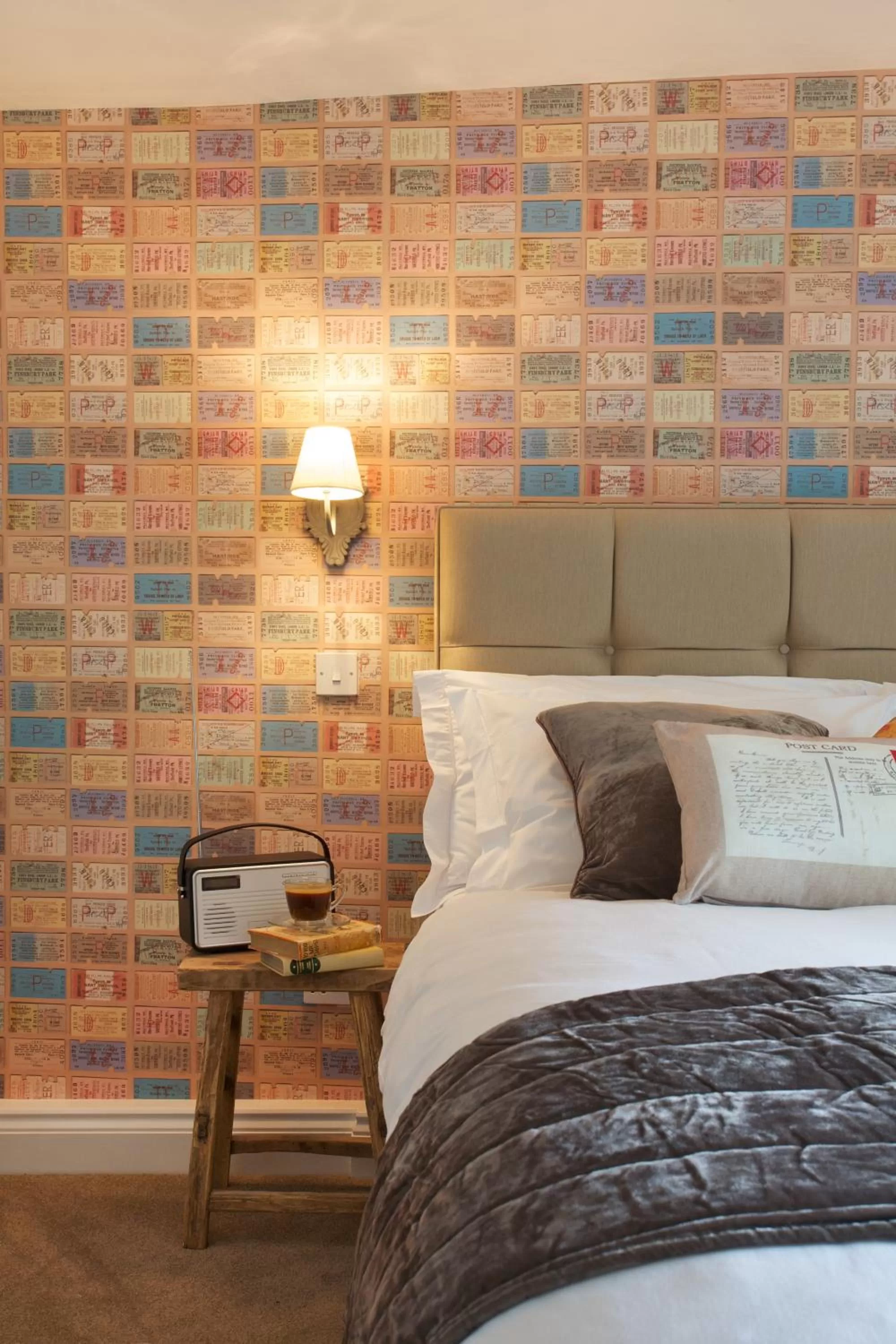 Bedroom, Bed in The Queen's Inn