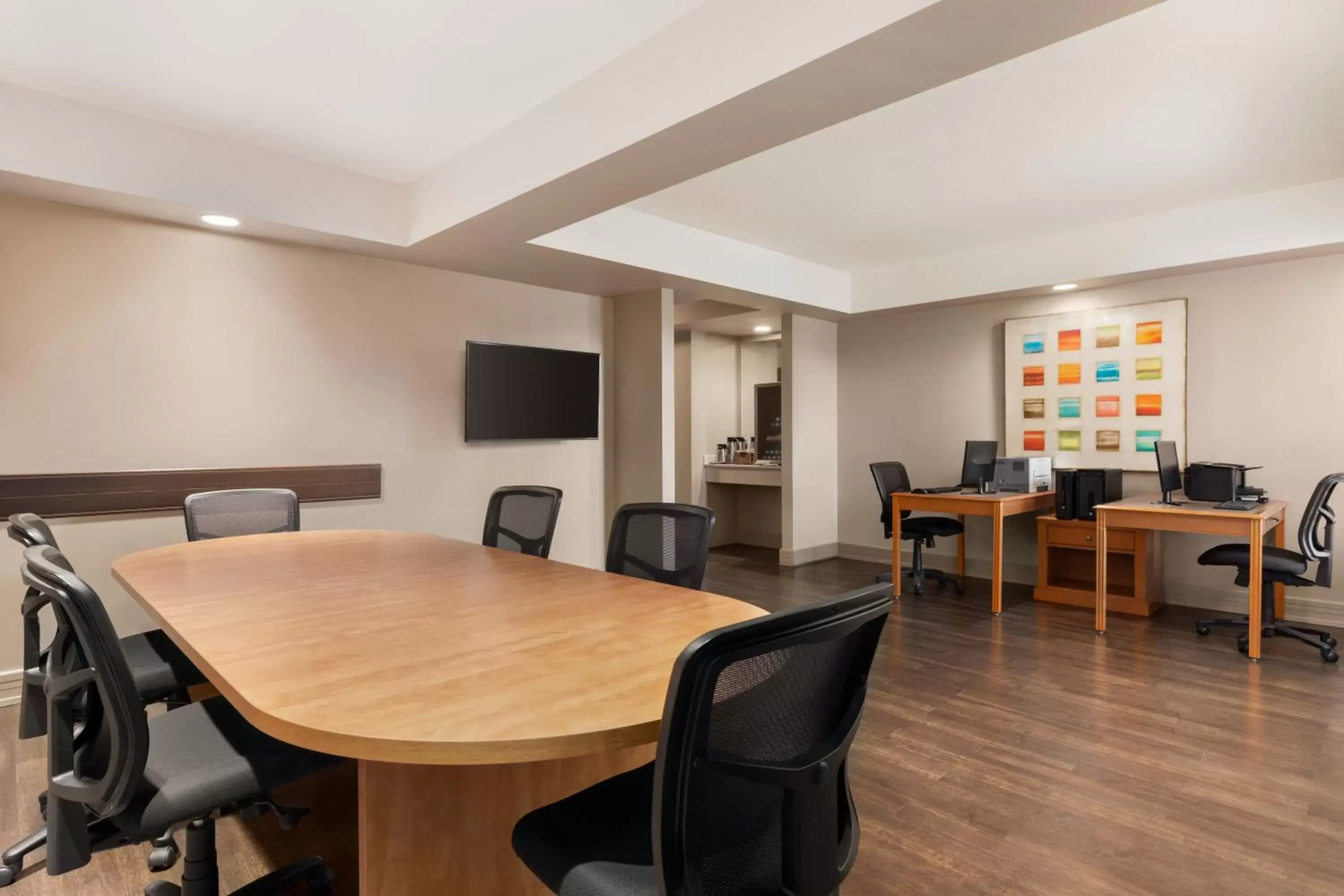 Business facilities, Dining Area in Royal Hotel Calgary, Trademark Collection by Wyndham