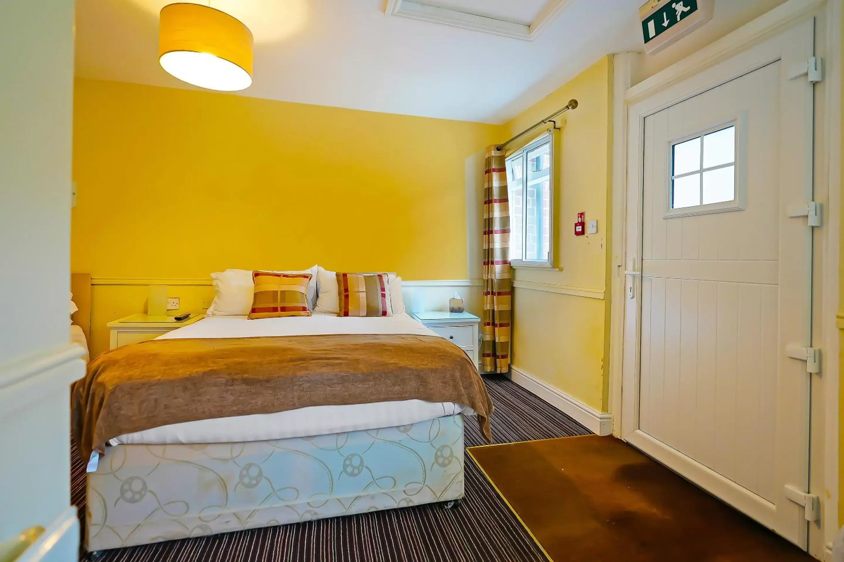 Bedroom, Bed in OYO The White Horse, Ripon North Yorkshire