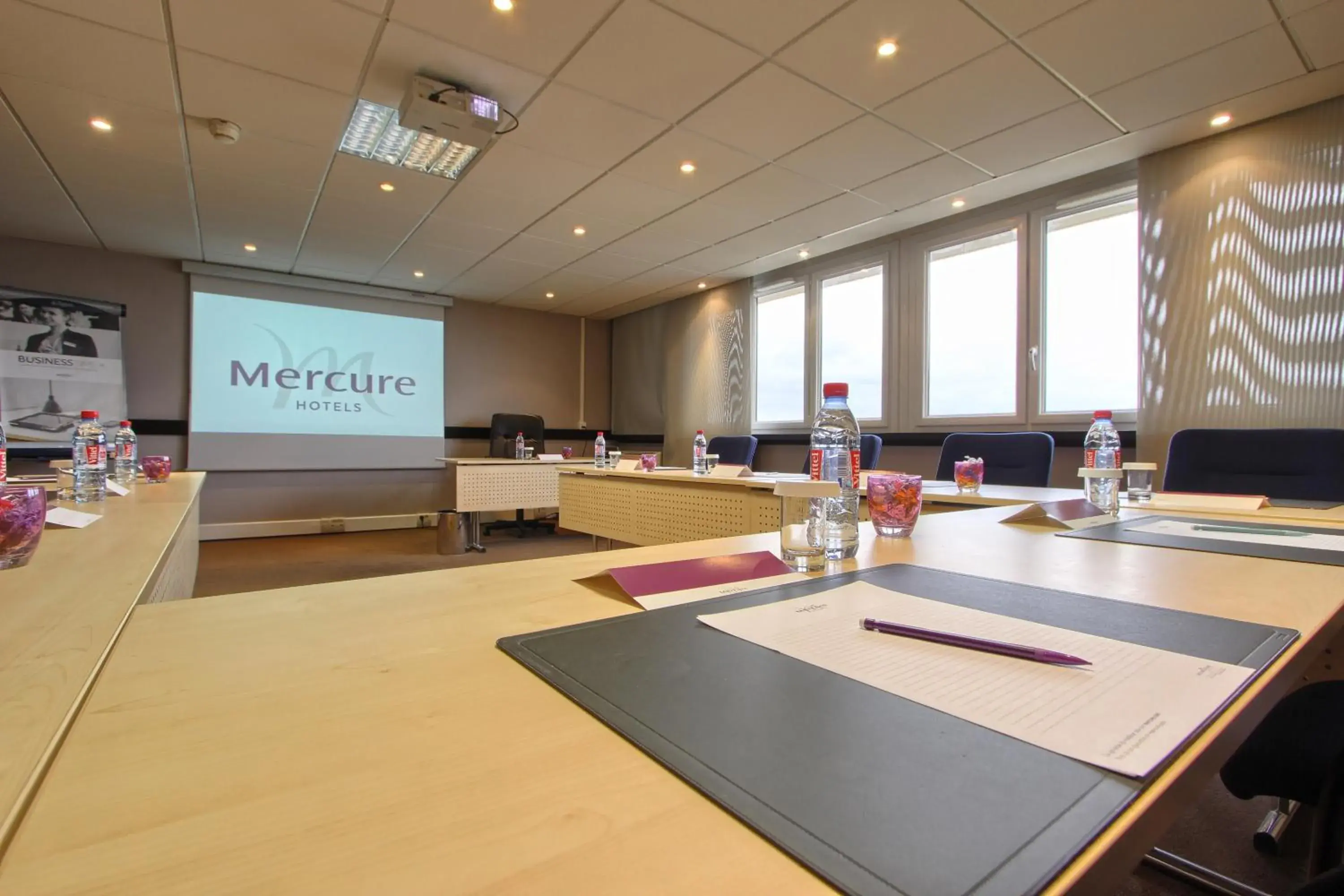 Meeting/conference room in Mercure Paris Velizy