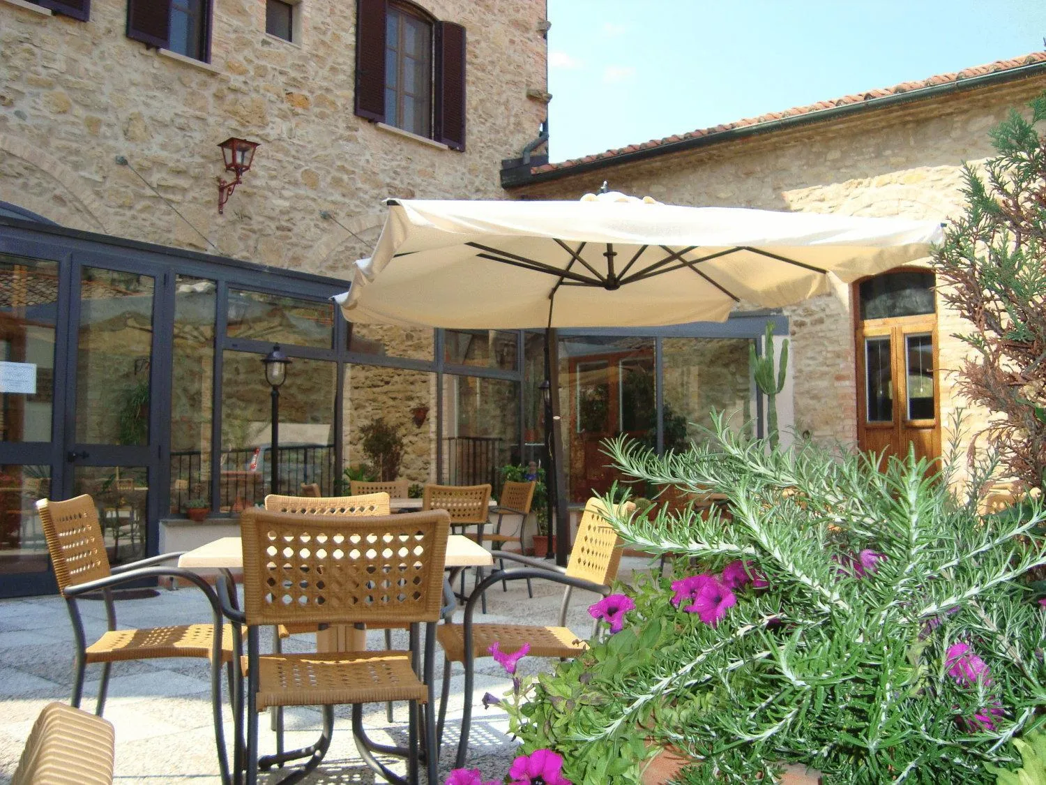 Decorative detail in Il Vecchio Mulino