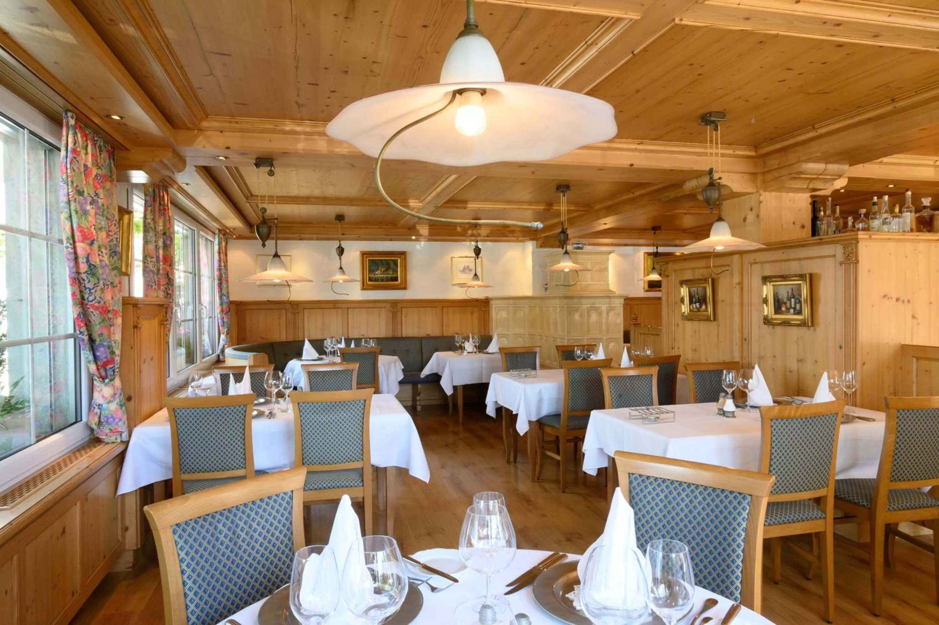 Restaurant/Places to Eat in Romantik Hotel zu den drei Sternen