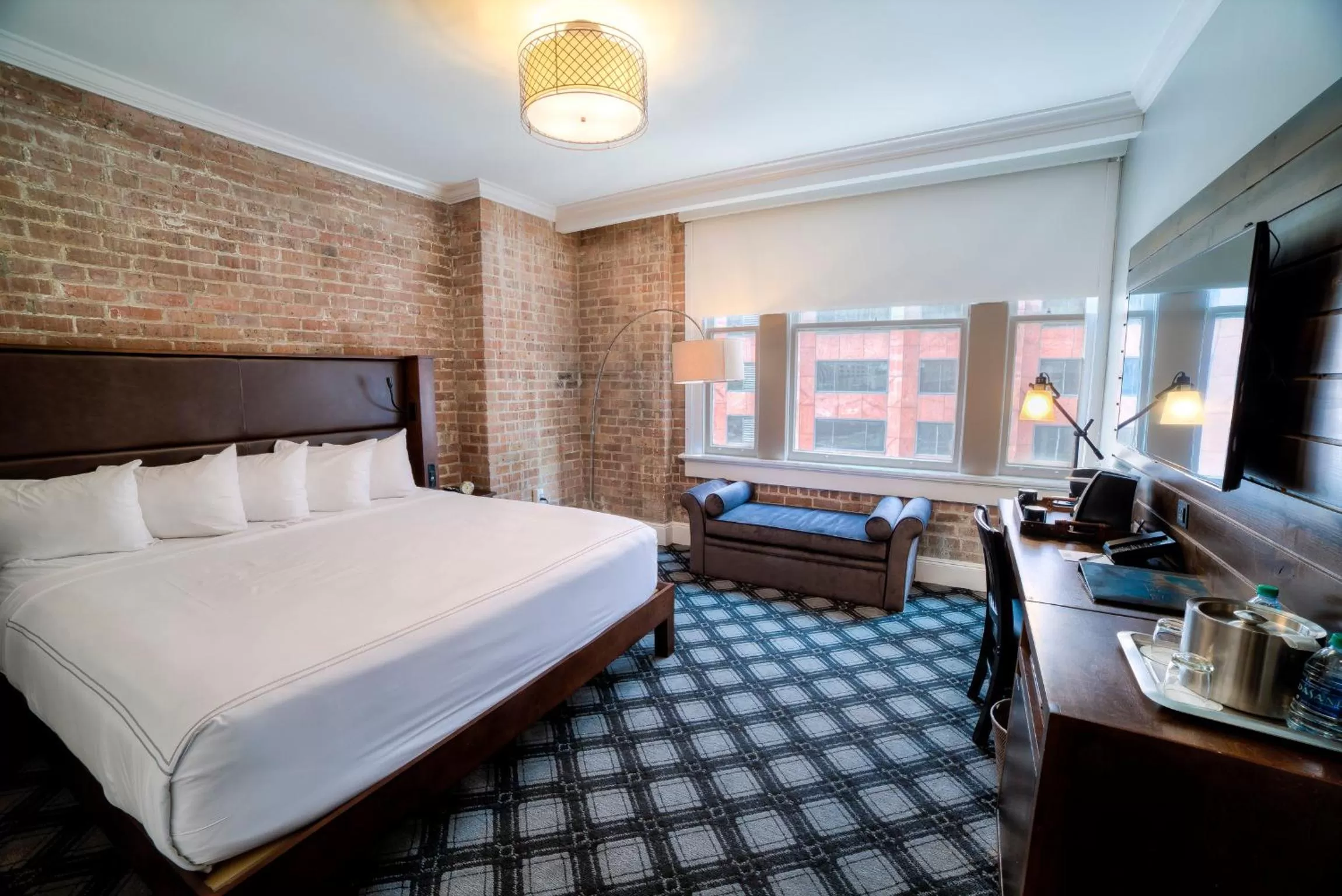 Bed in Q&C Hotel and Bar New Orleans, Autograph Collection