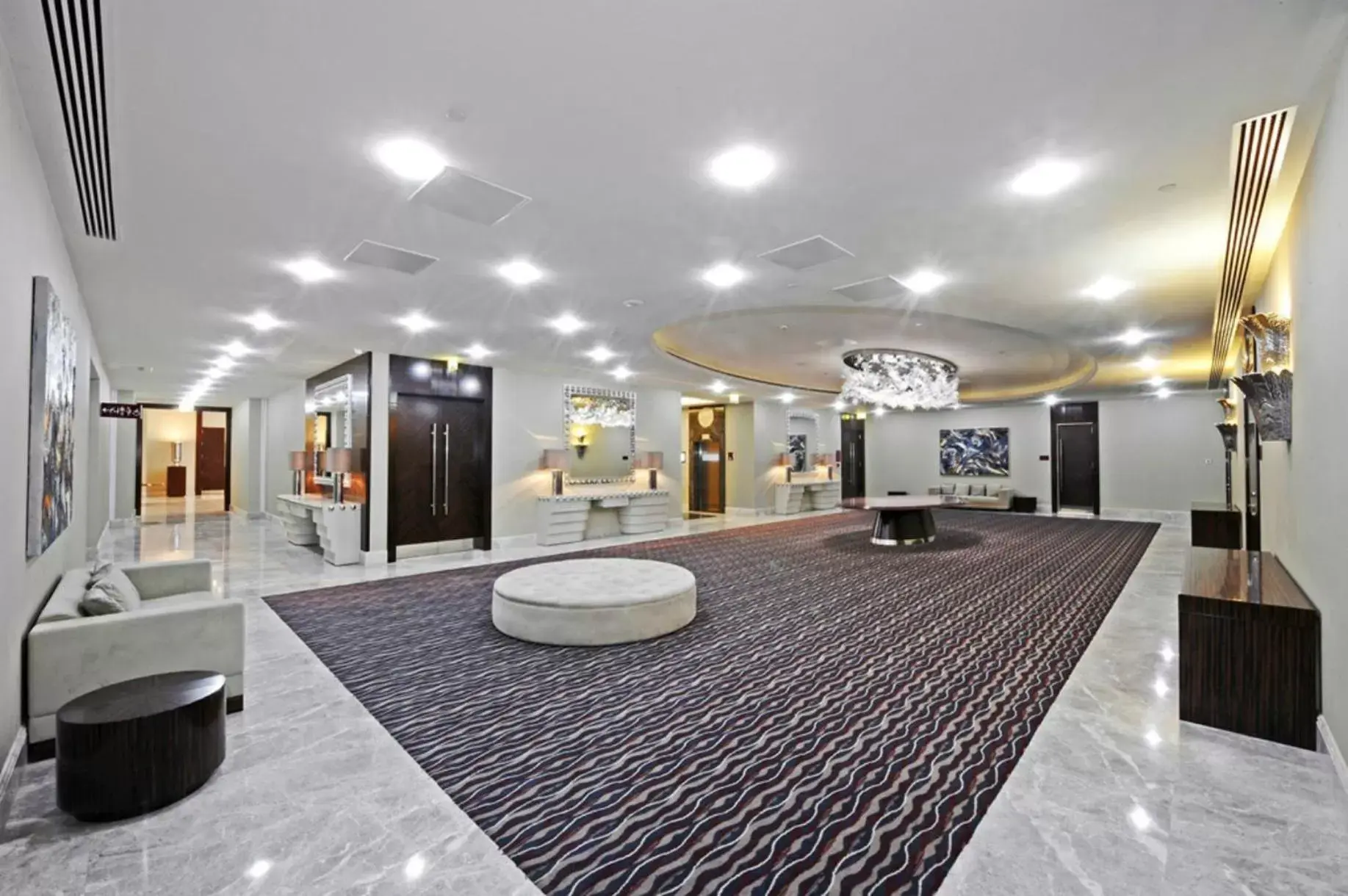 Meeting/conference room, Lobby/Reception in Crowne Plaza Bursa Convention Center & Thermal Spa, an IHG Hotel