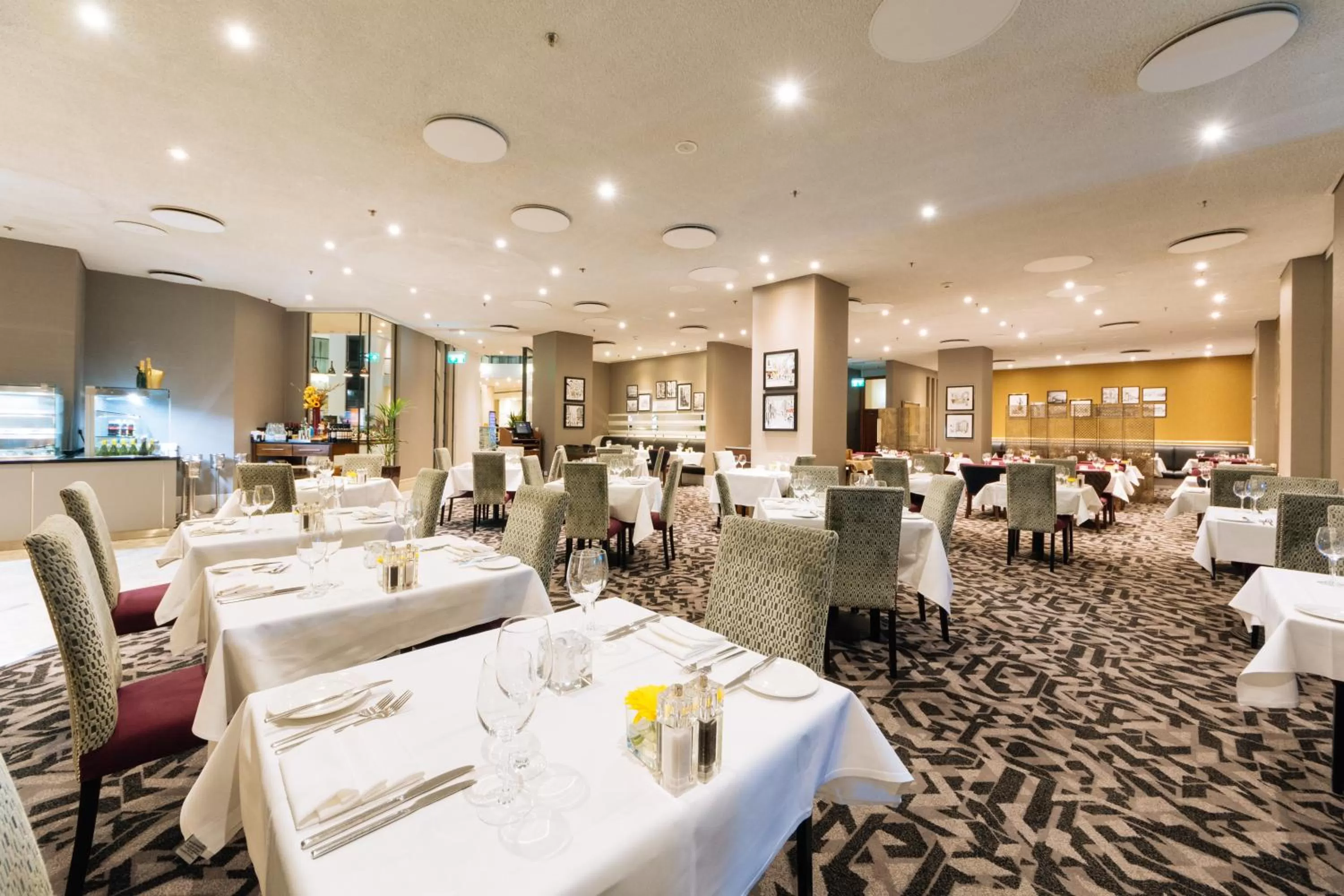 Restaurant/places to eat in Sofitel London Gatwick