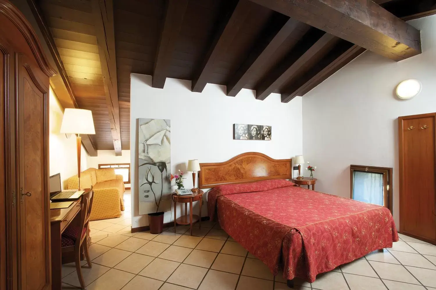 Photo of the whole room in Bes Hotel Bergamo La Muratella