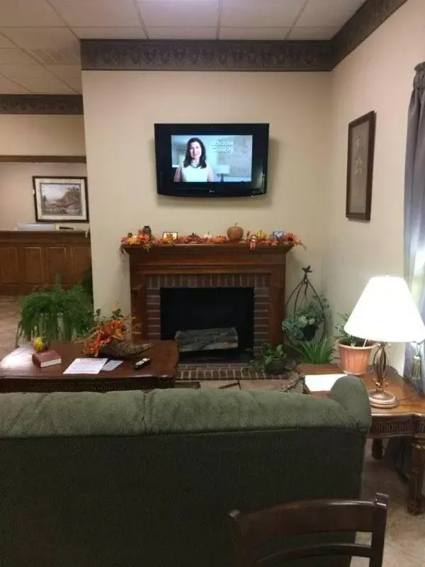 TV/Entertainment Center in The Heritage Inn, Inc