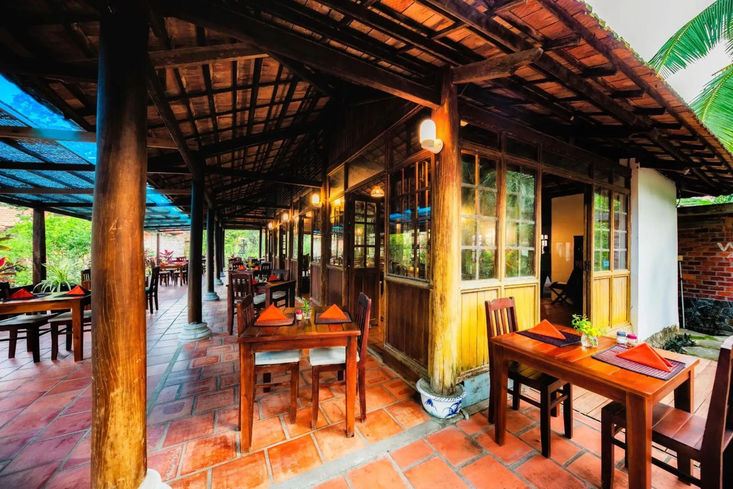 Restaurant/Places to Eat in Thanh Kieu Beach Resort