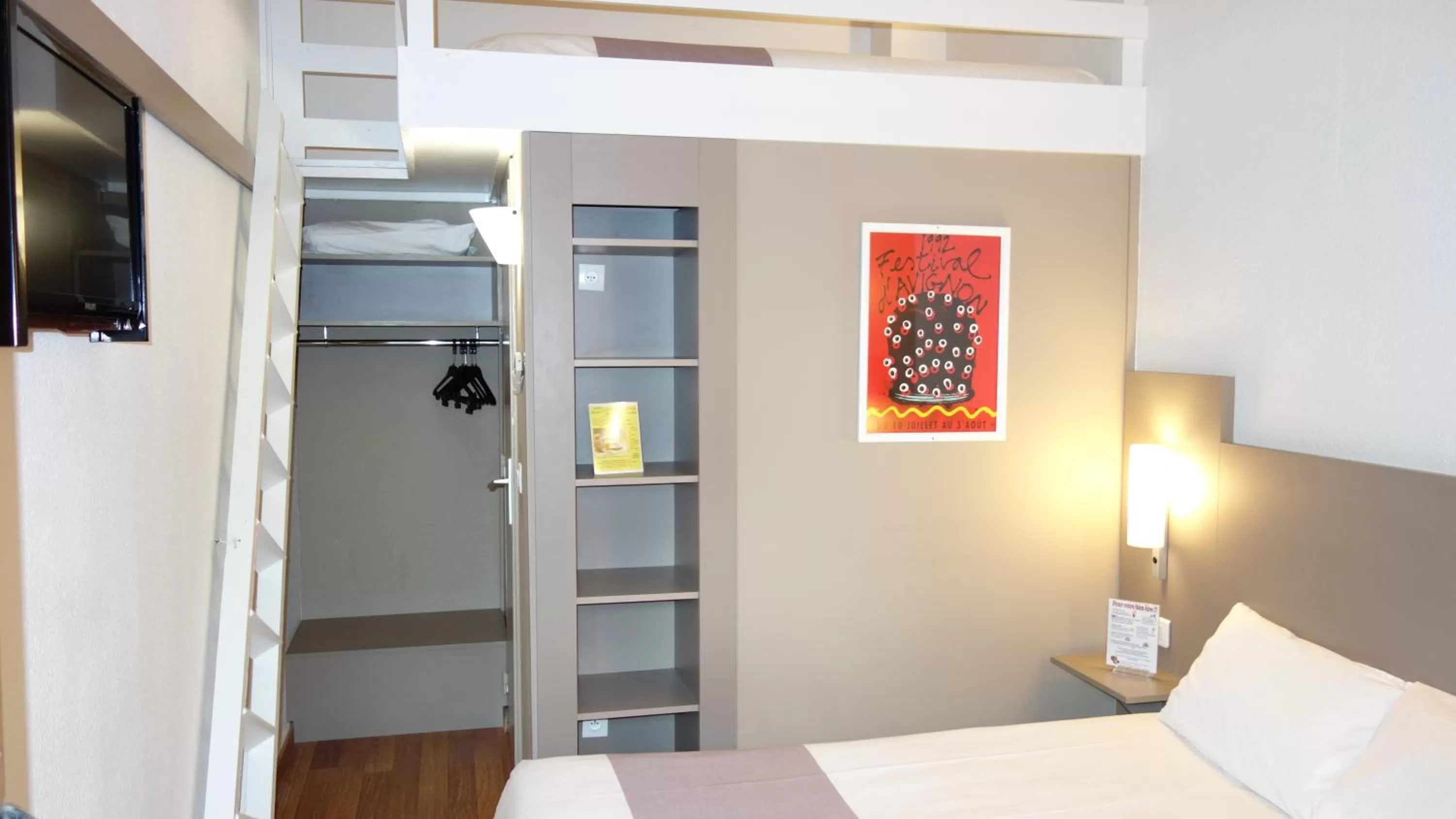 Photo of the whole room, Bed in Hotel Cristol