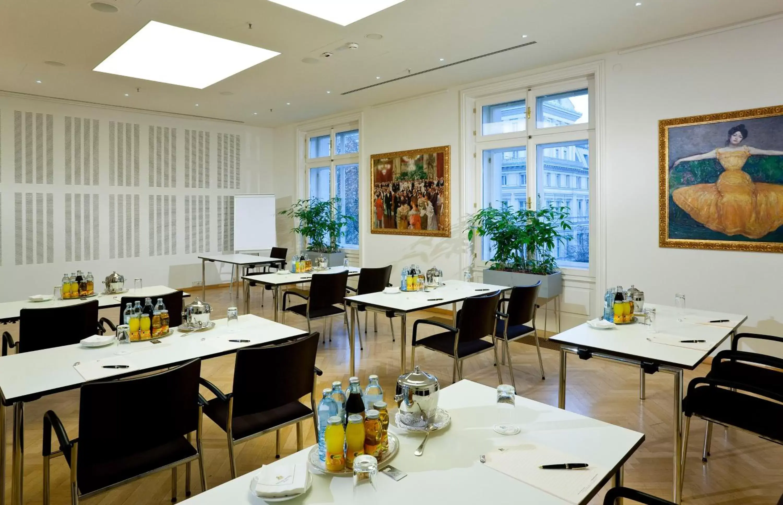 Meeting/conference room, Restaurant/Places to Eat in Grand Hotel Wien