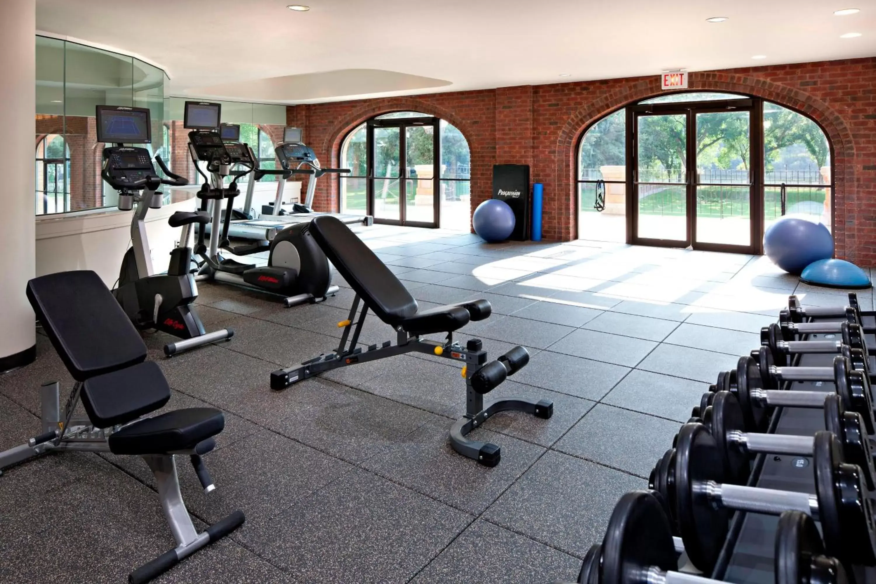 Fitness centre/facilities, Fitness Center/Facilities in Delta Hotels by Marriott Bessborough