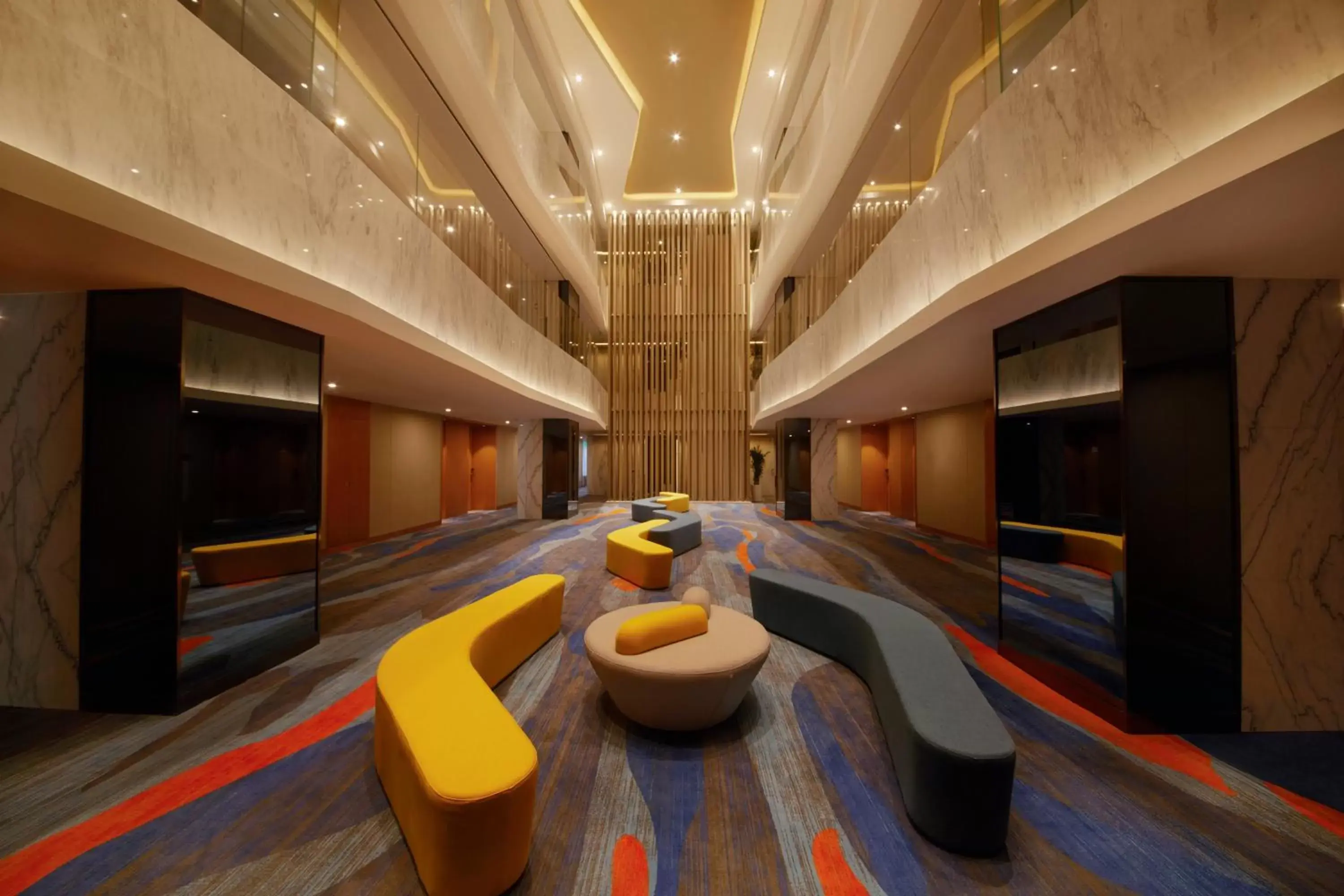 Lobby or reception in Holiday Inn Express Zhengzhou Zhengdong by IHG Lobby or reception in Holiday Inn Express Zhengzhou Zhengdong by IHG