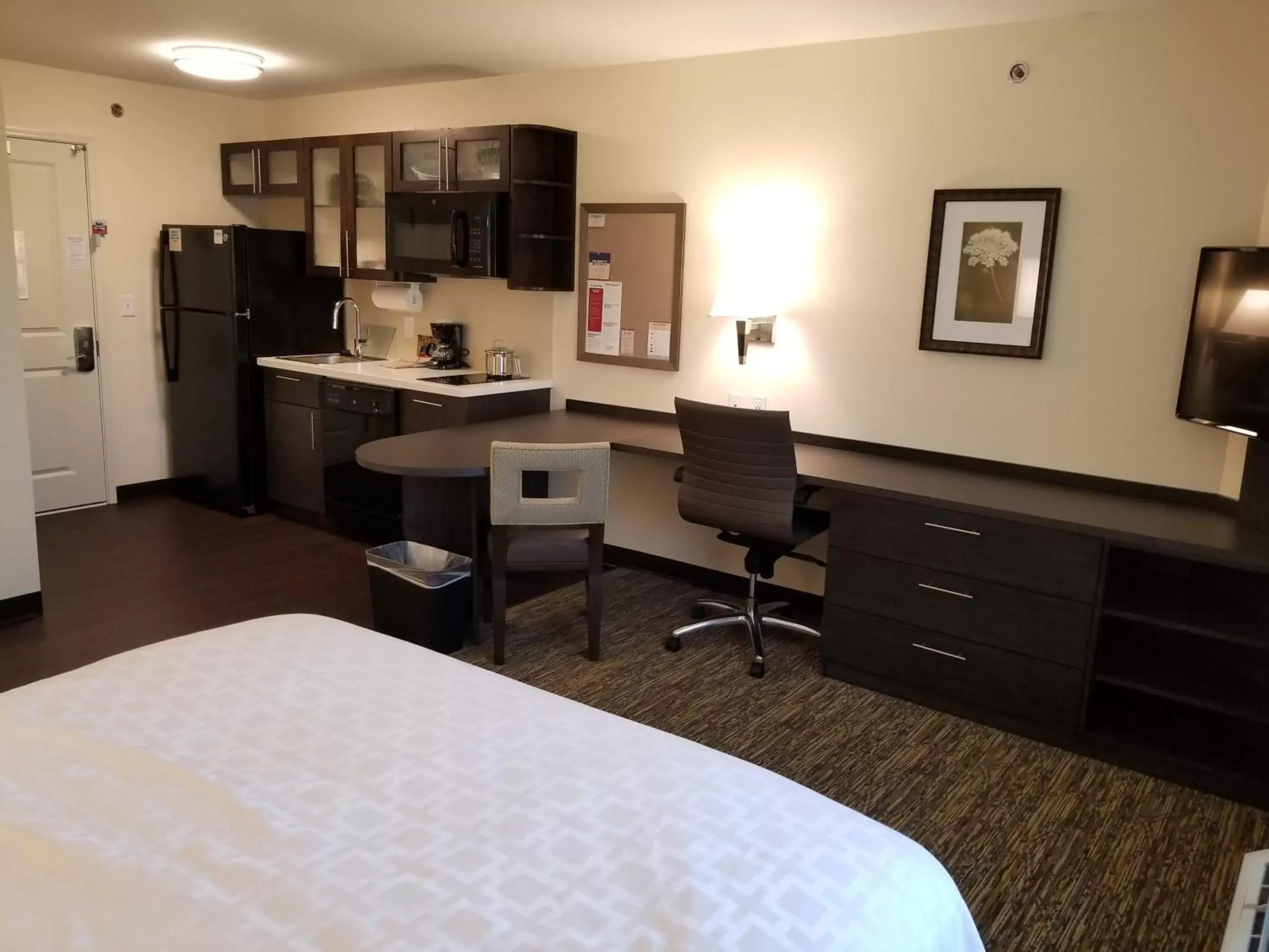 Photo of the whole room in Candlewood Suites - Davenport, an IHG Hotel