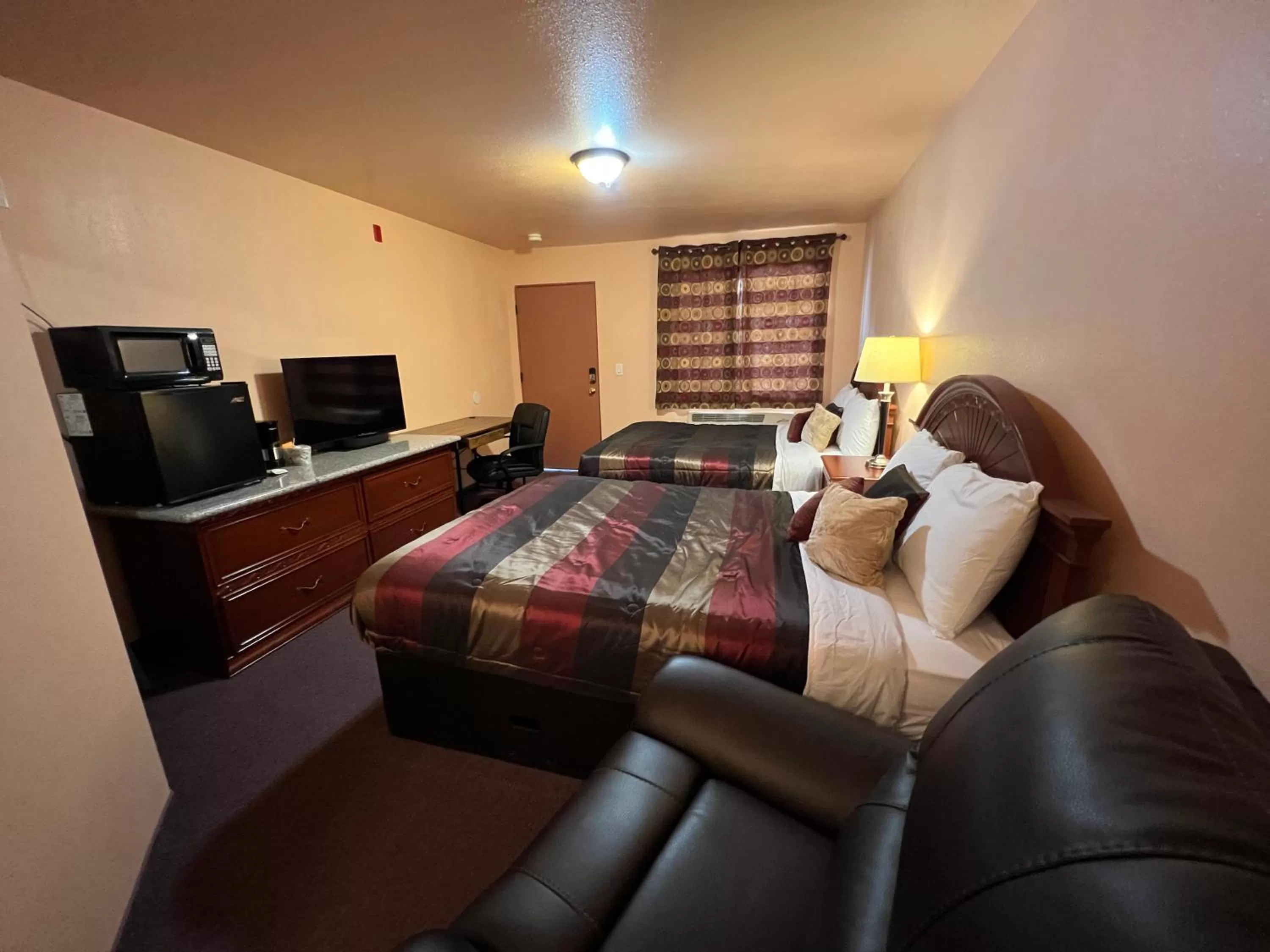 Bed in Frazier View Motel