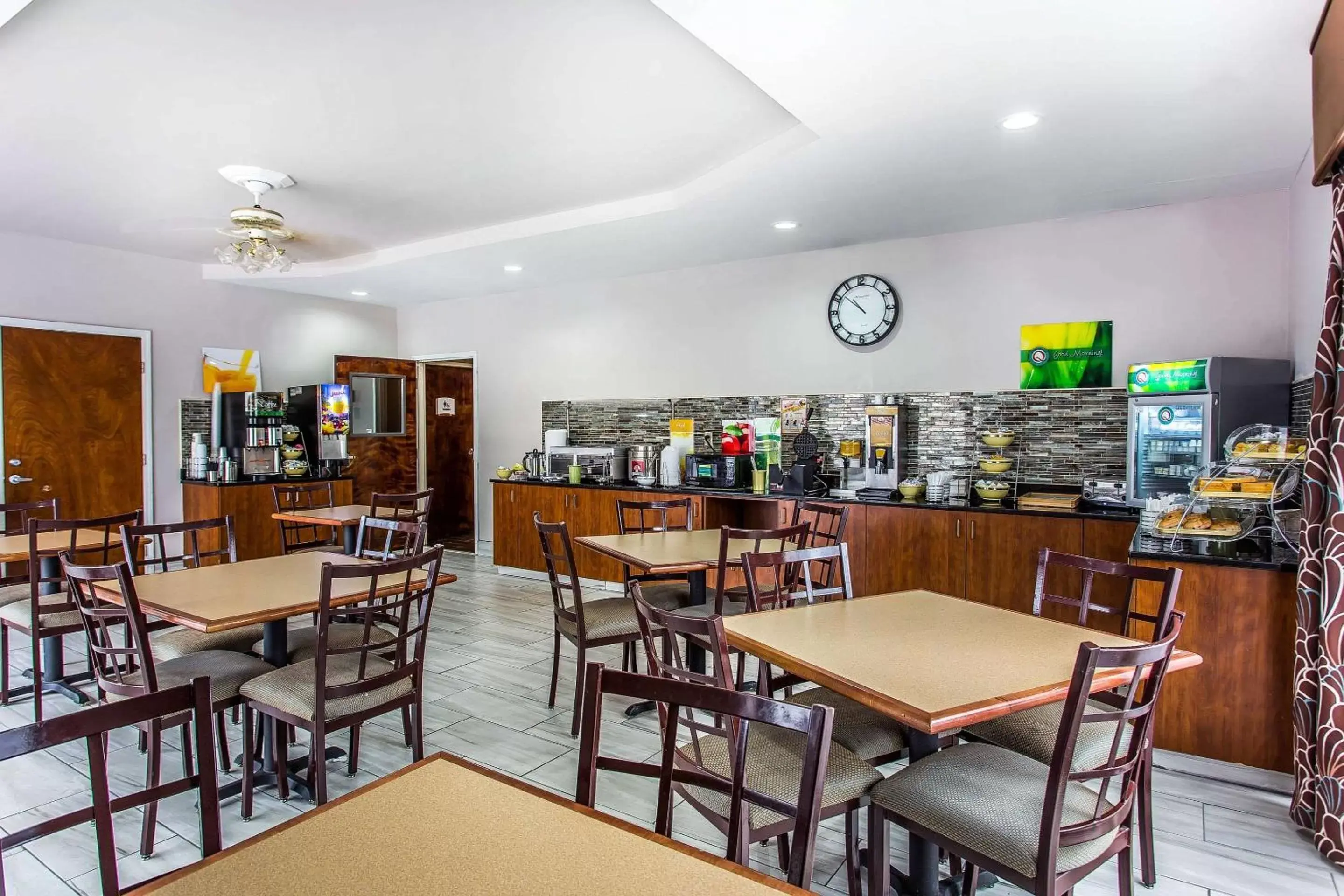 Restaurant/Places to Eat in Quality Inn & Suites Orangeburg