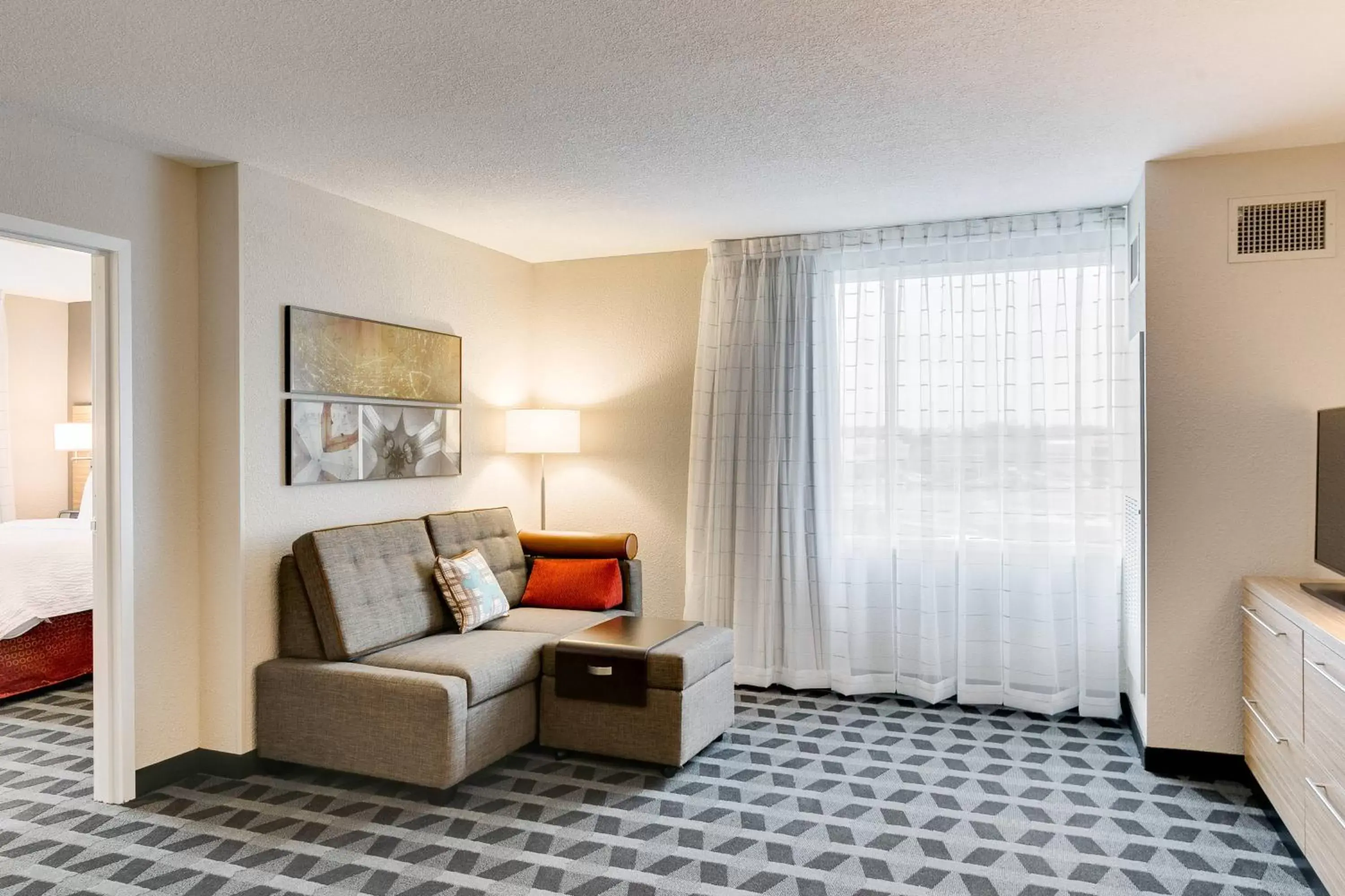 Living room, Seating Area in TownePlace Suites by Marriott Kansas City Liberty