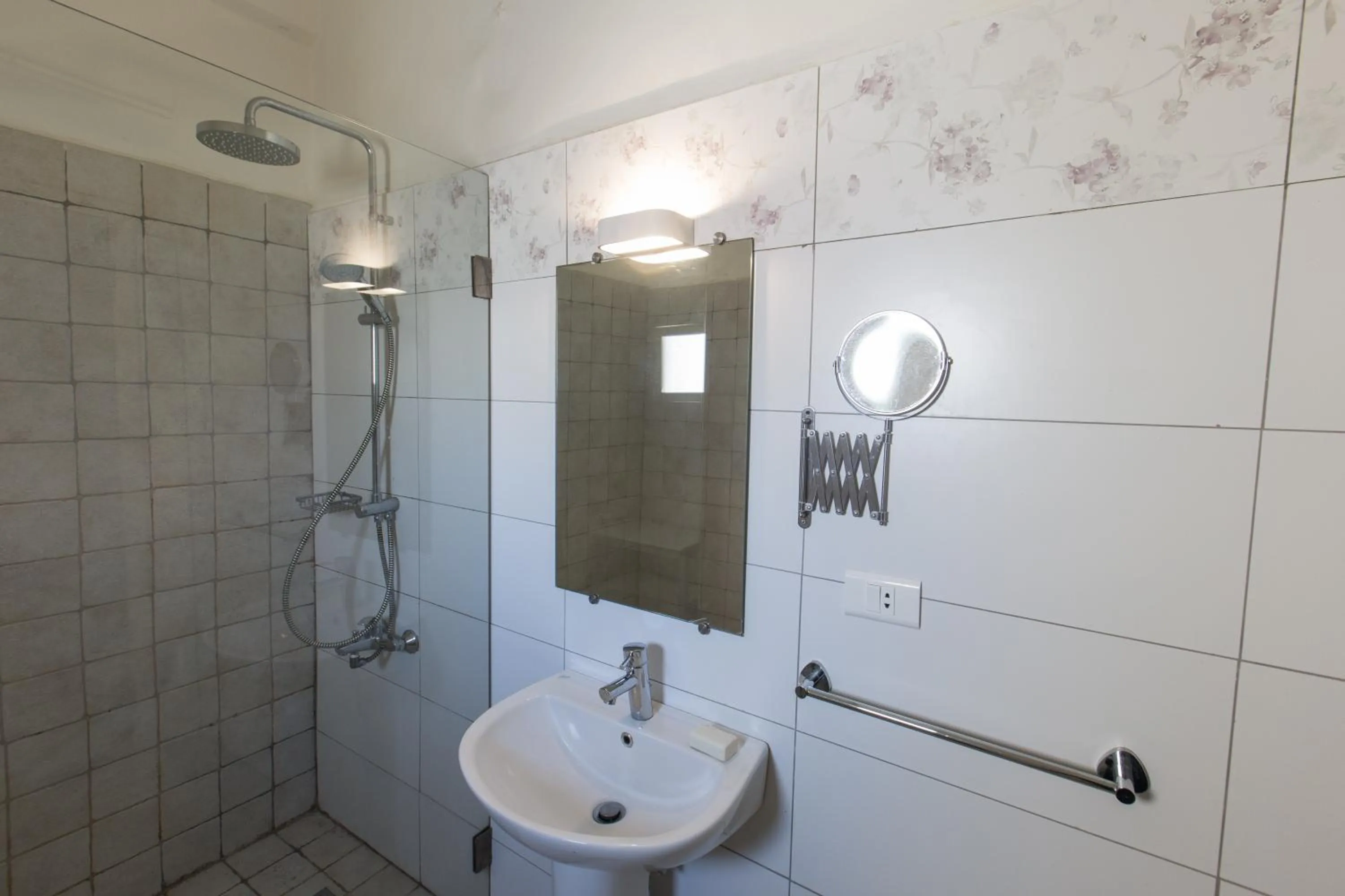 The Grand Meshmosh Hotel