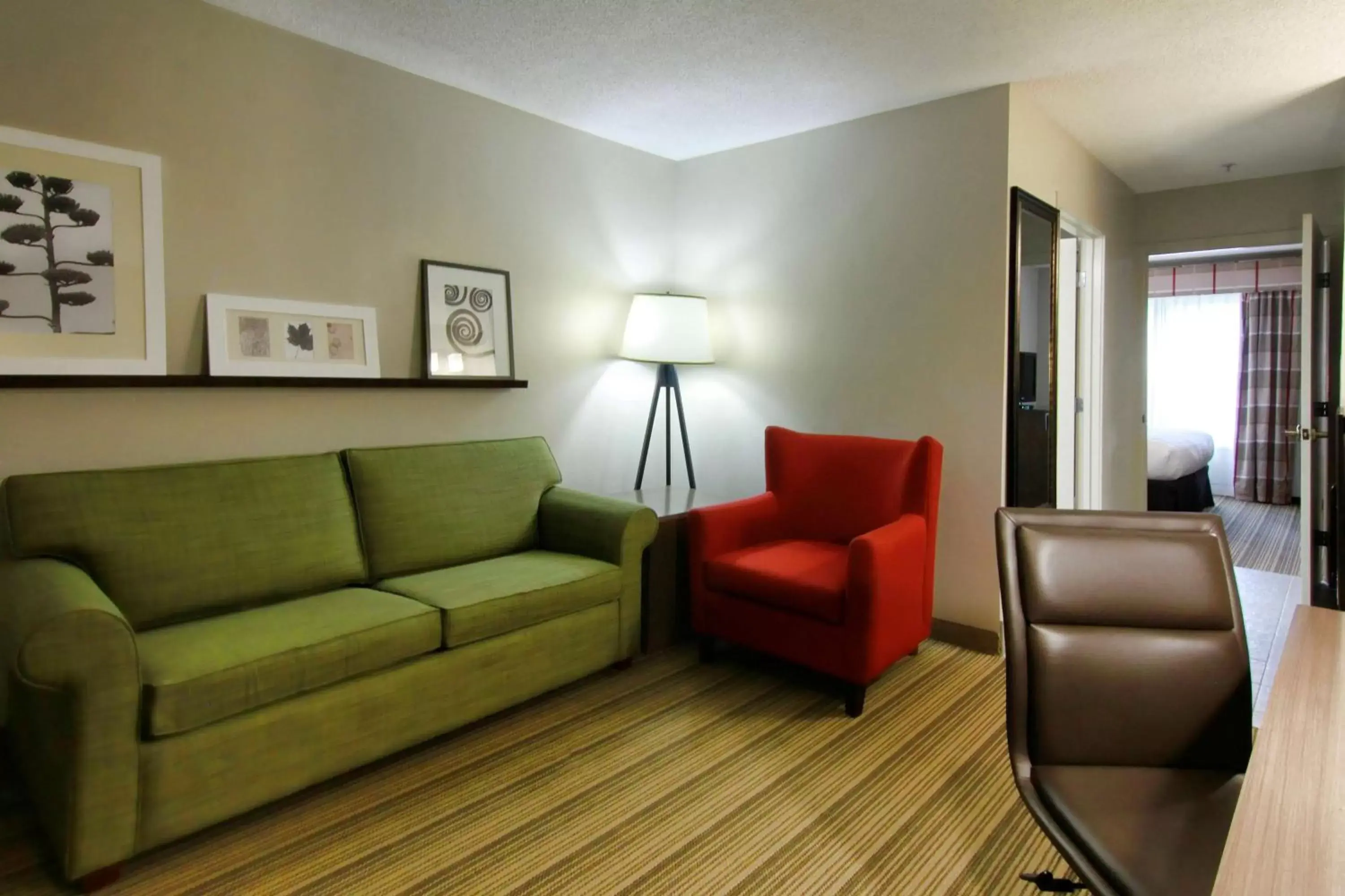 Photo of the whole room, Seating Area in Country Inn & Suites by Radisson, Annapolis, MD