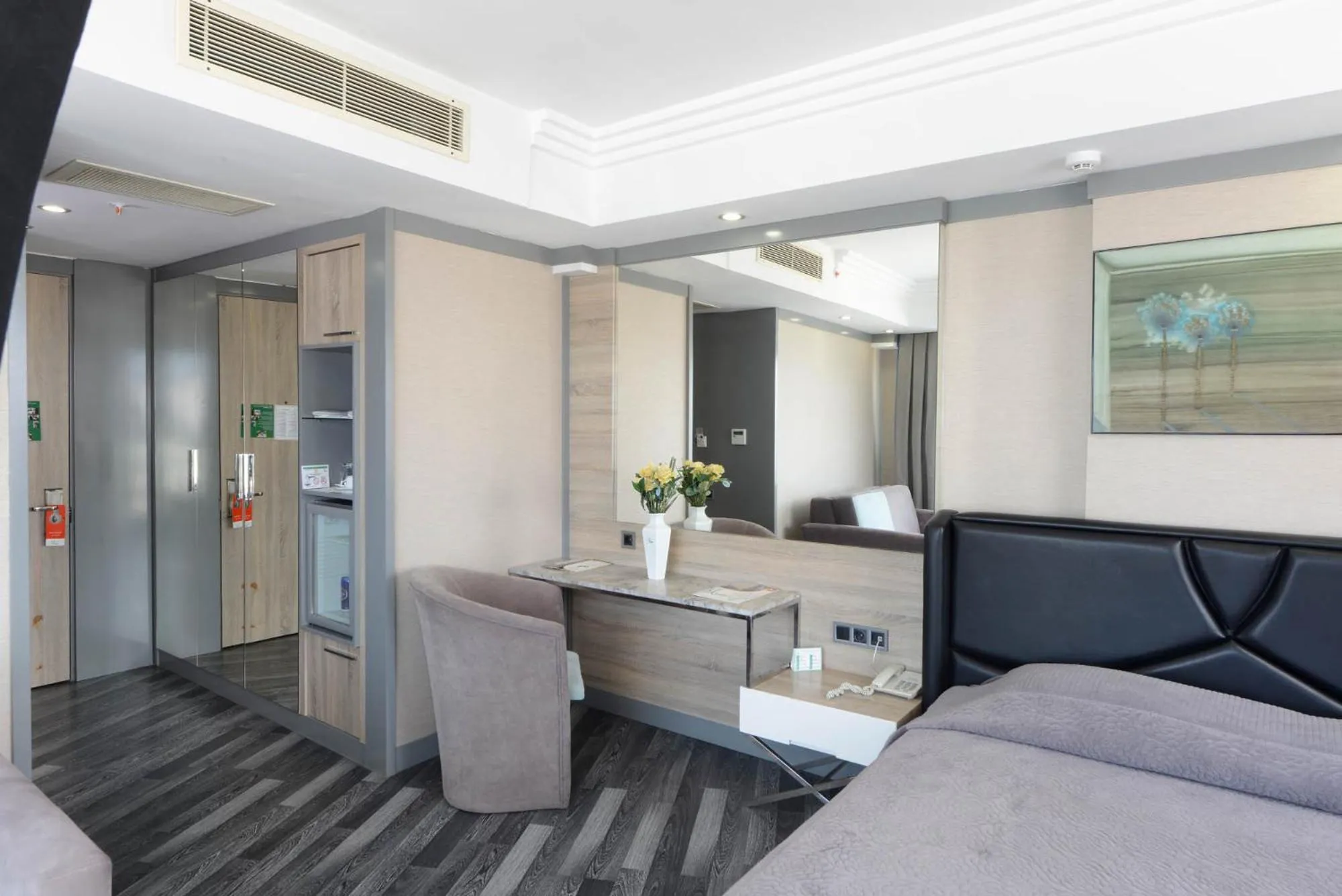 Photo of the whole room in Hotel Marla