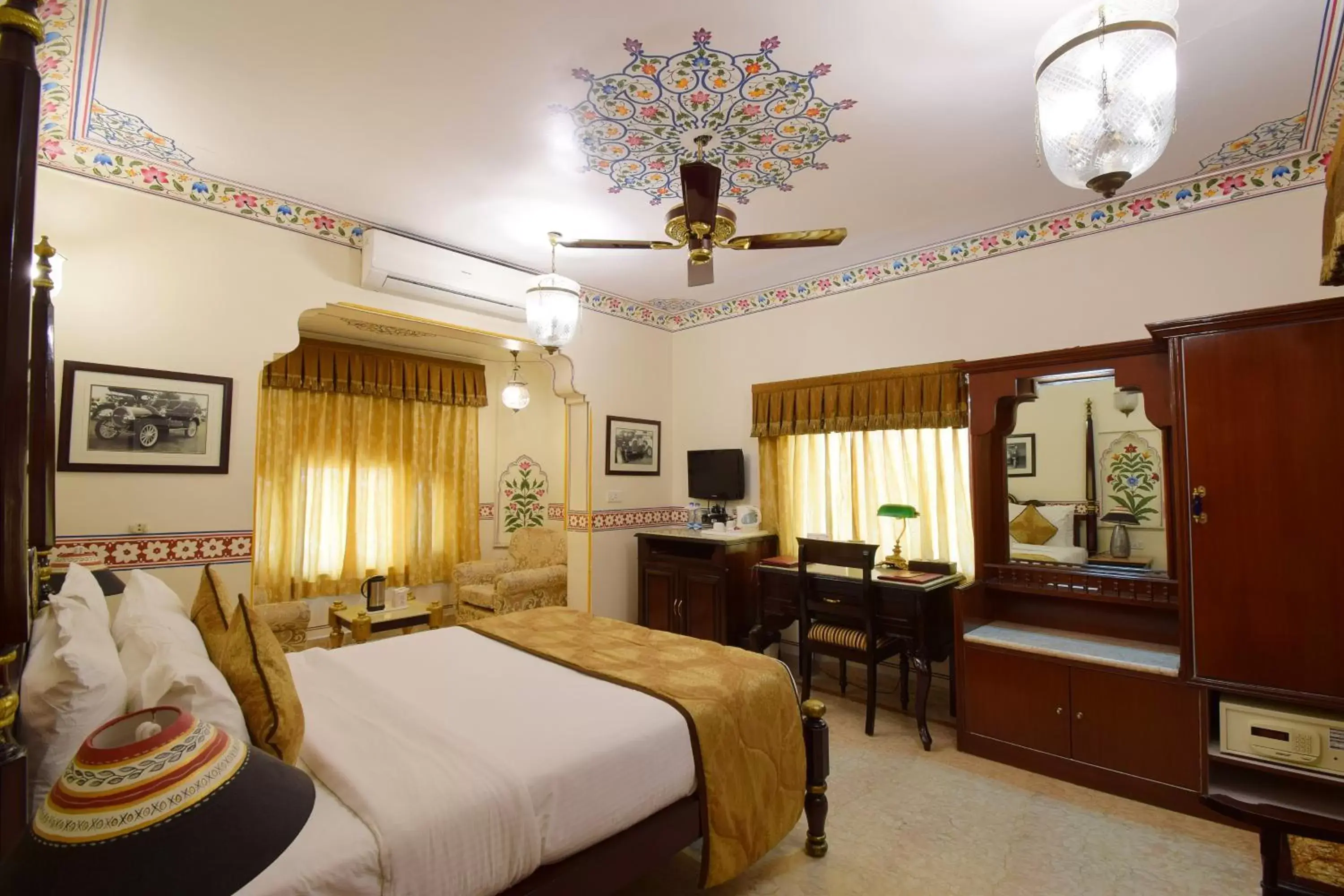 Photo of the whole room in Umaid Bhawan - A Heritage Style Boutique Hotel