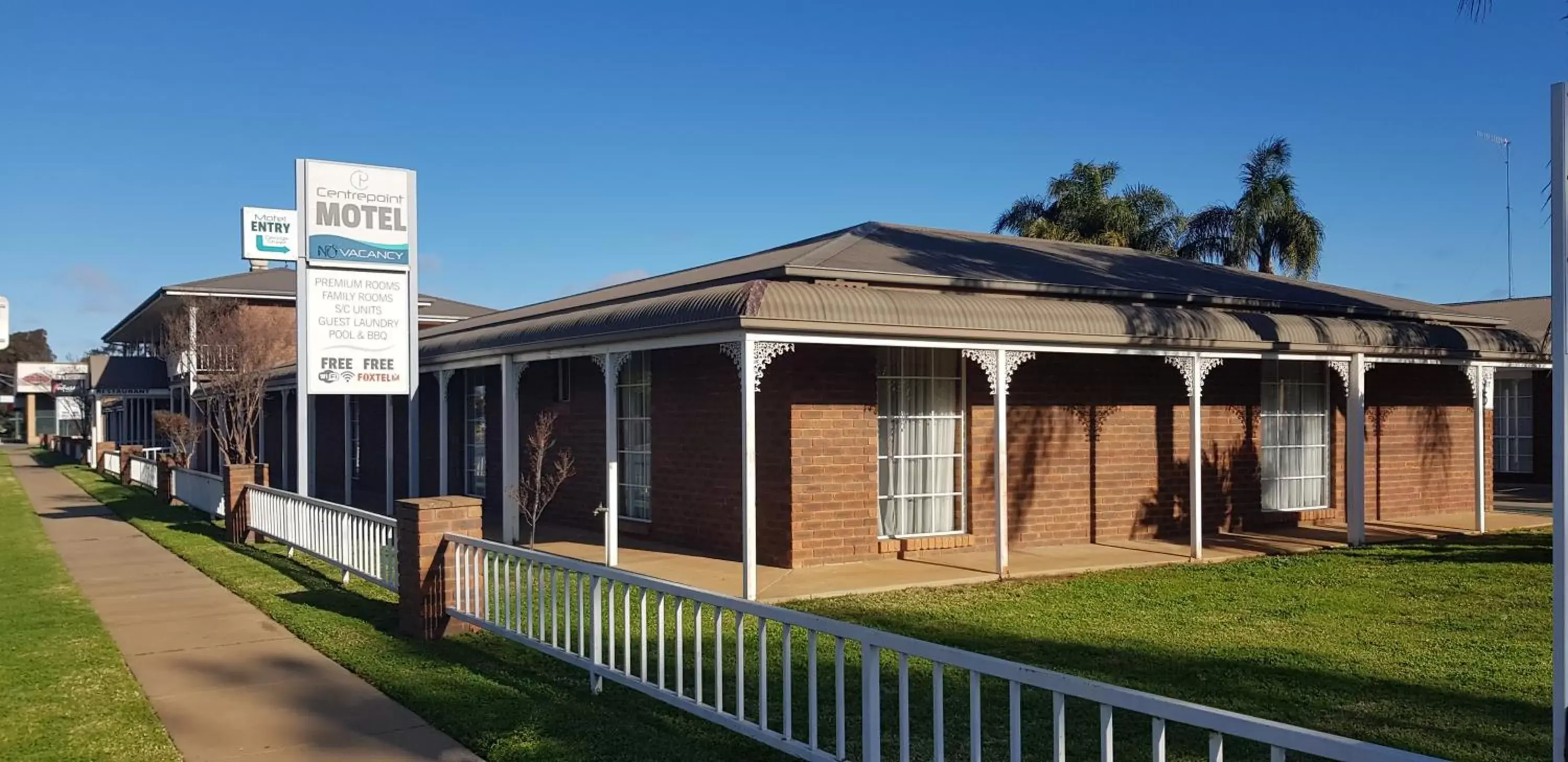 Property building in Centrepoint Motel Deniliquin