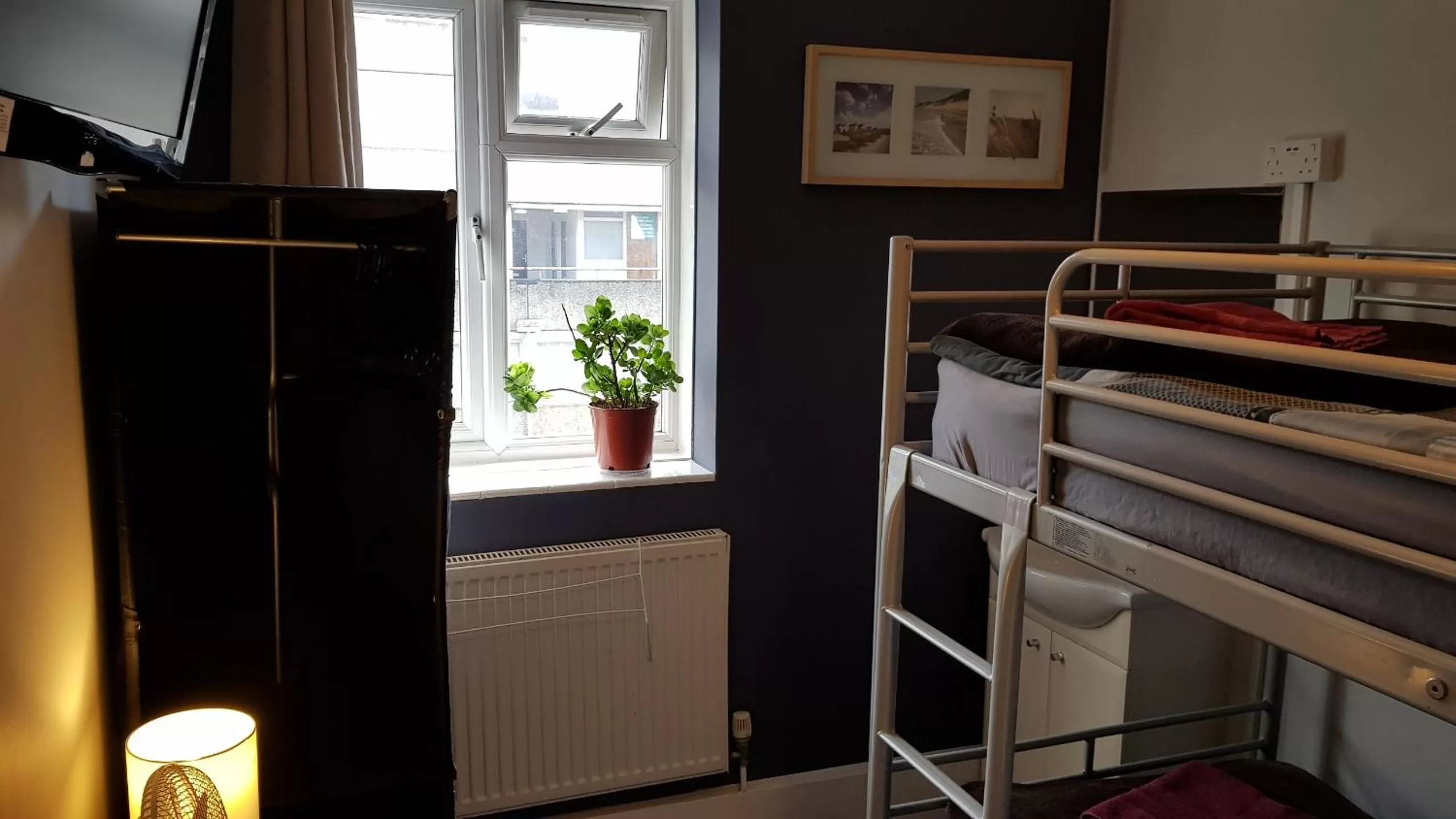 Bedroom, Bed in Hour Glass Hotel