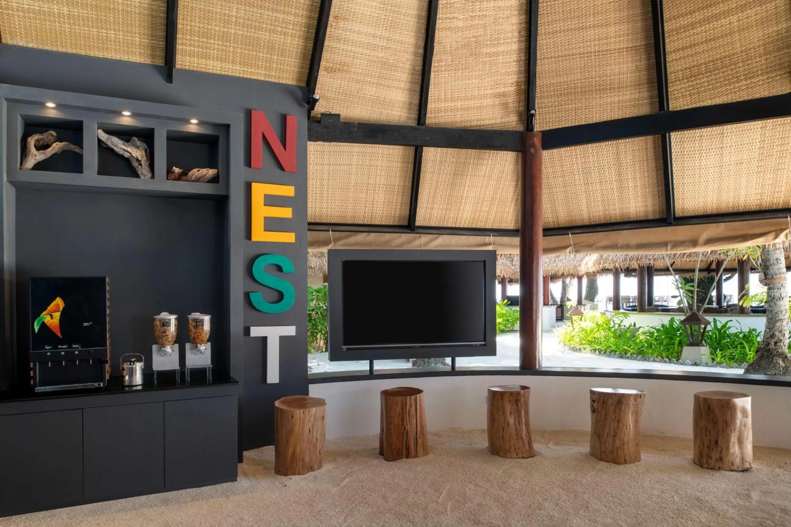 Property building, TV/Entertainment Center in Dhawa Ihuru