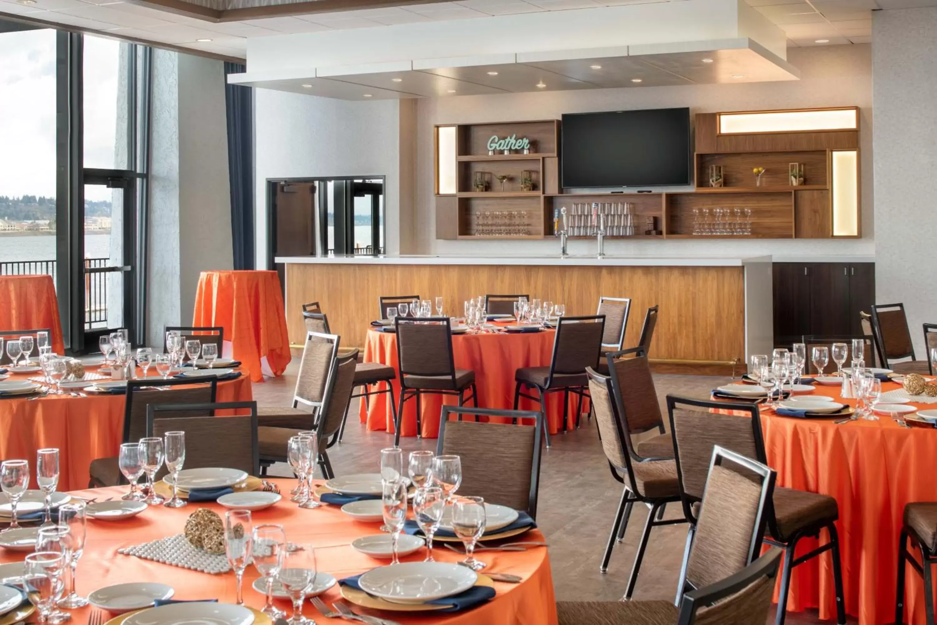 Banquet/Function facilities, Restaurant/Places to Eat in Holiday Inn - Portland - Columbia Riverfront, an IHG Hotel