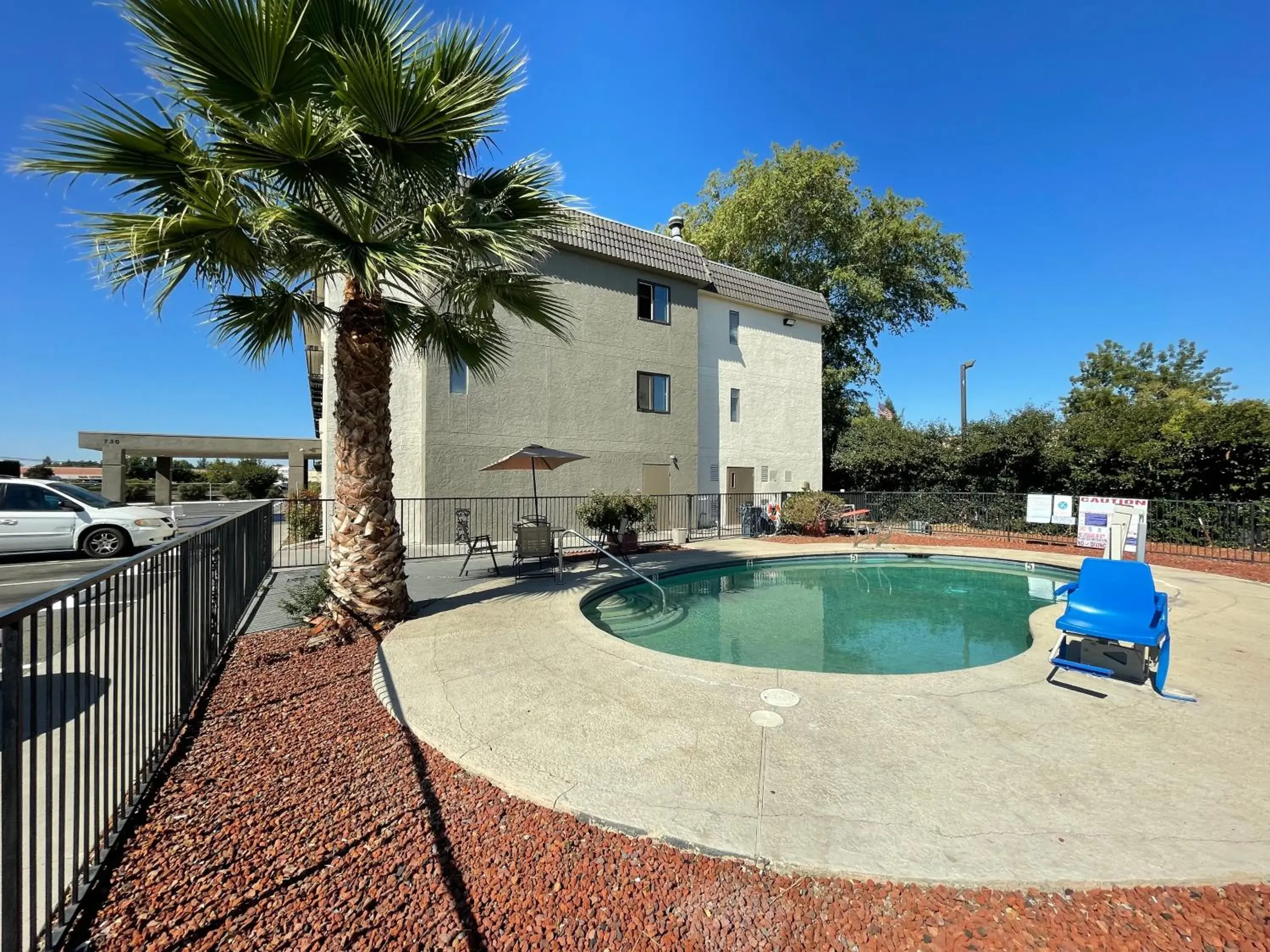 Swimming Pool in Sutter Inn