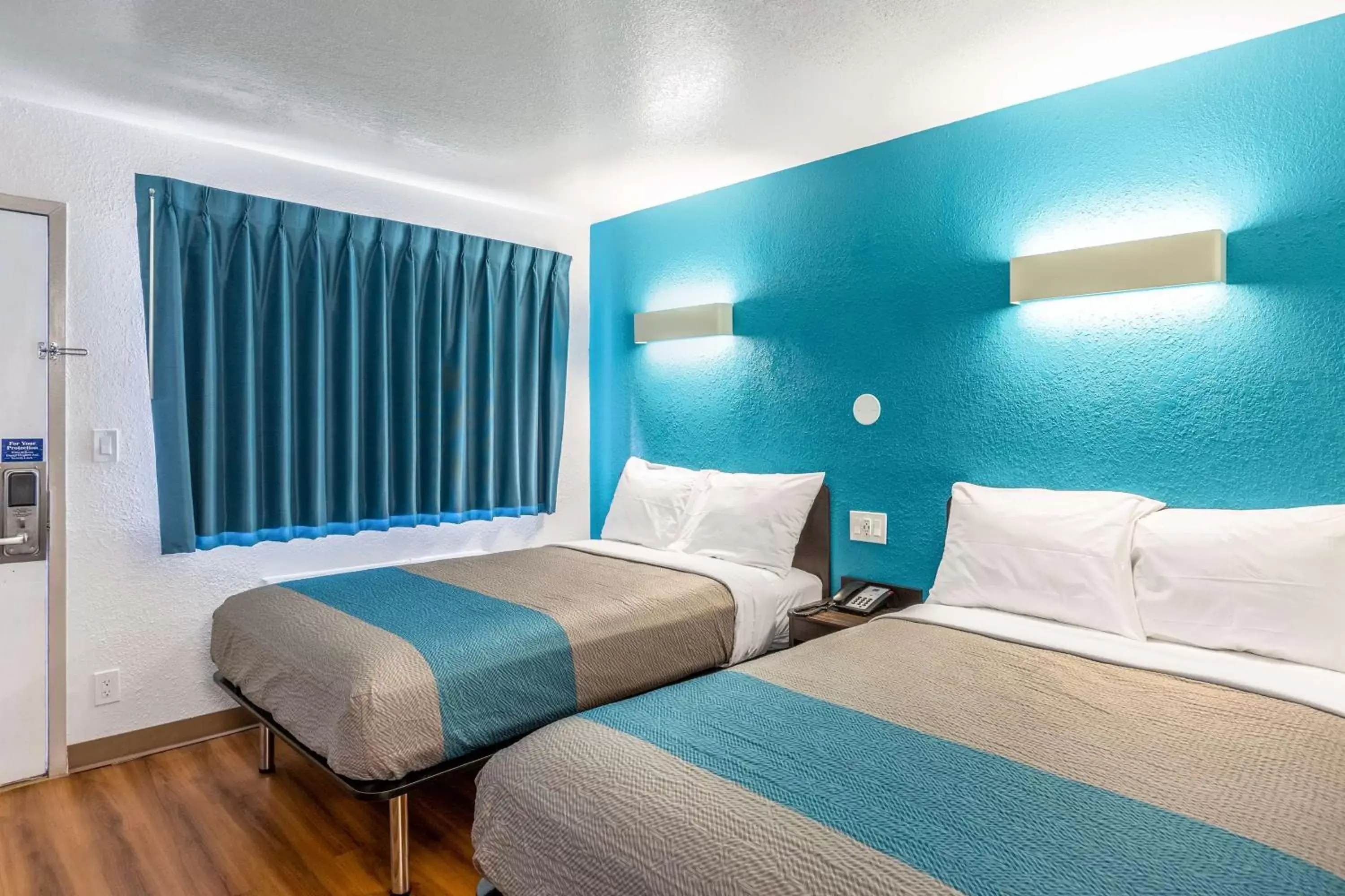 Photo of the whole room, Bed in Motel 6-Valdosta, GA - University Photo of the whole room, Bed in Motel 6-Valdosta, GA - University